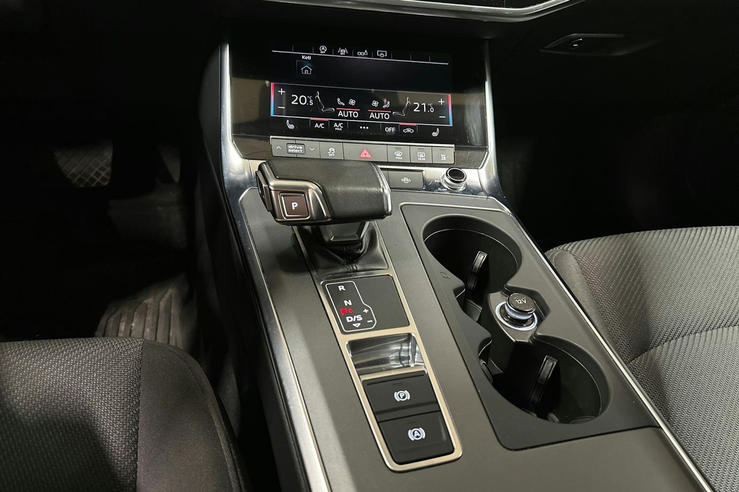 harmaa Audi A6 2020 kuva 24.