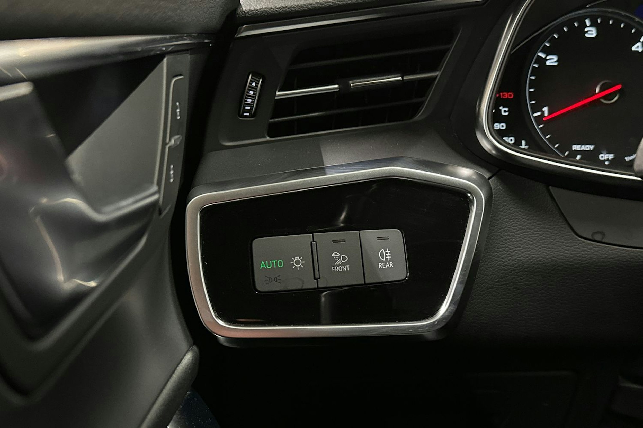 harmaa Audi A6 2020 kuva 29.