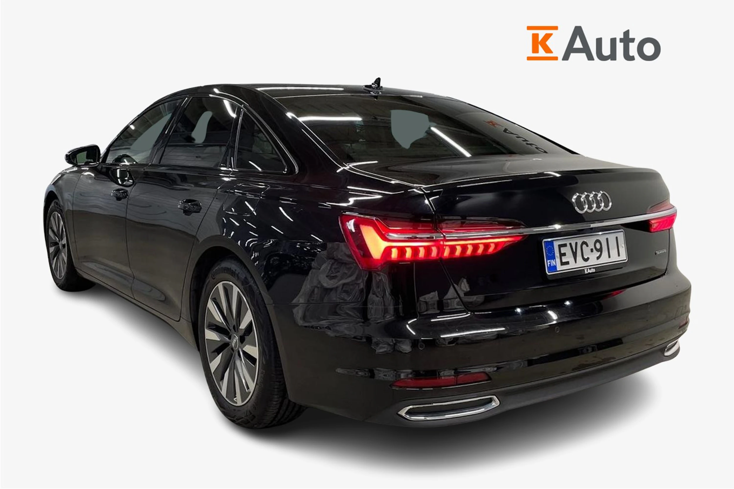 musta Audi A6 2020 kuva 2.