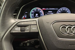 musta Audi A6 2020 kuva 25.
