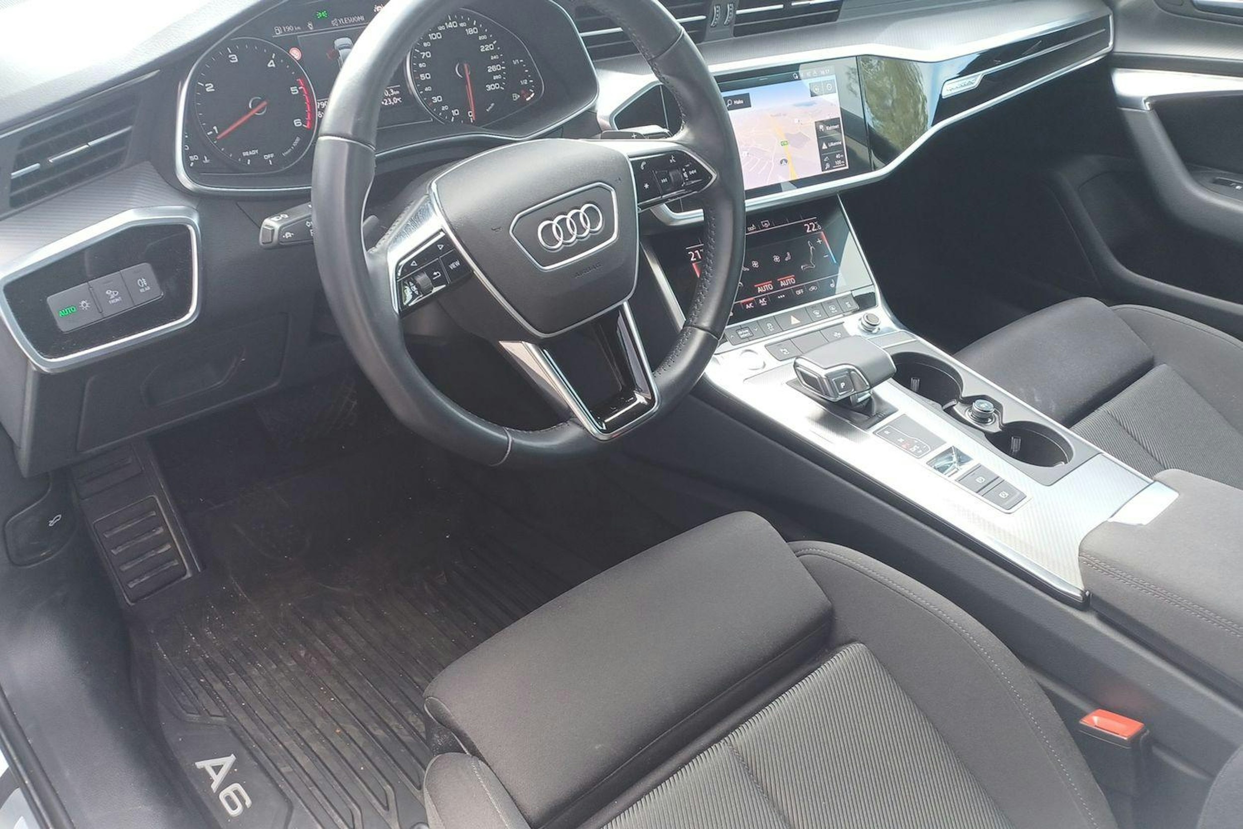 valkoinen Audi A6 2020 kuva 3.