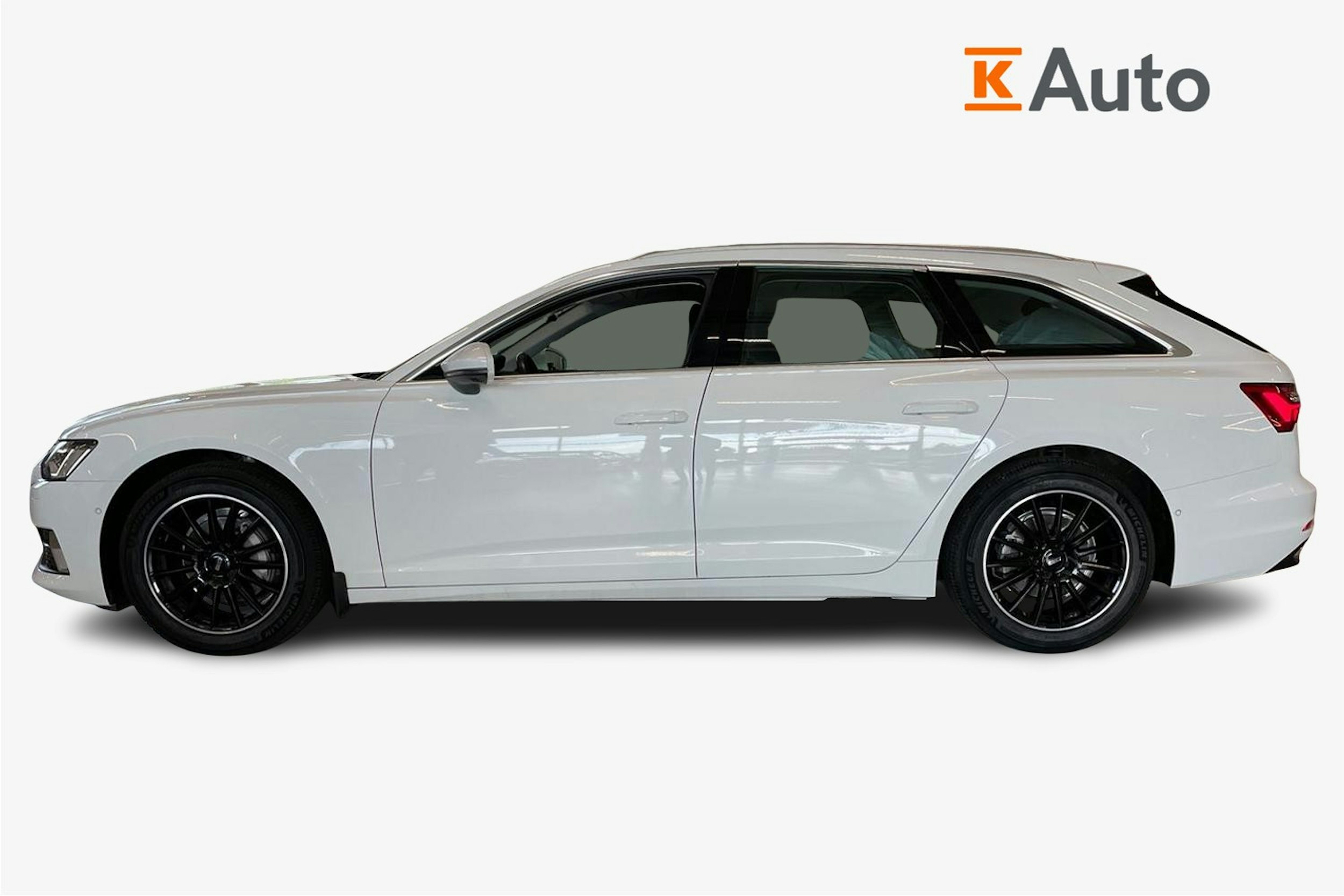 valkoinen Audi A6 2020 kuva 6.