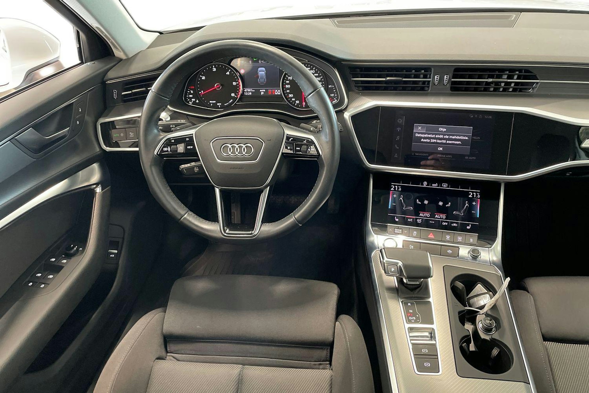 valkoinen Audi A6 2020 kuva 9.