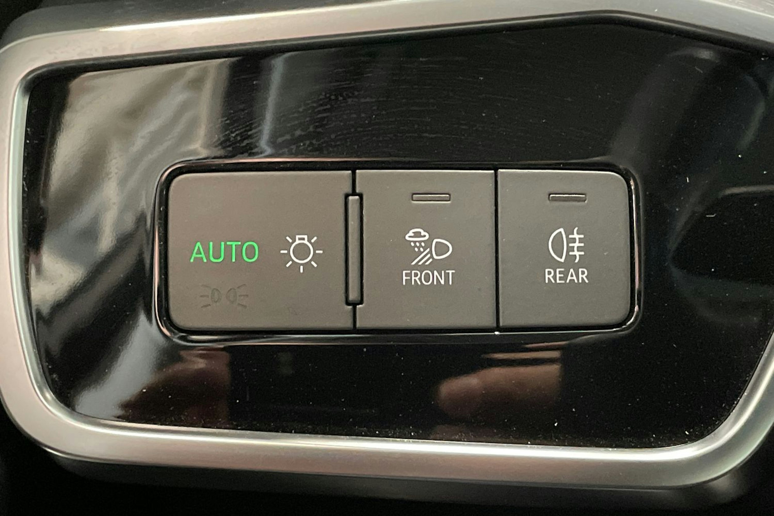 valkoinen Audi A6 2020 kuva 20.
