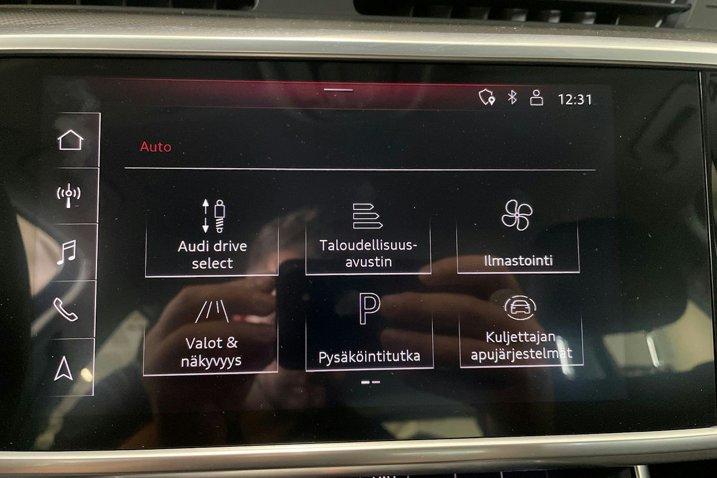 valkoinen Audi A6 2020 kuva 28.
