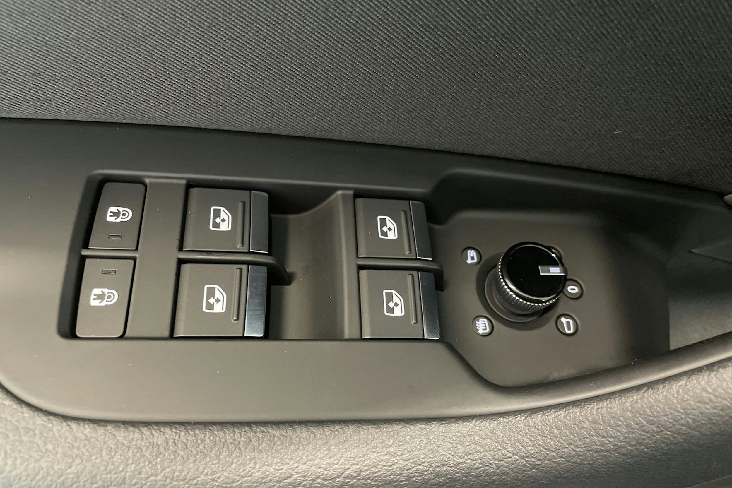 valkoinen Audi A6 2020 kuva 33.