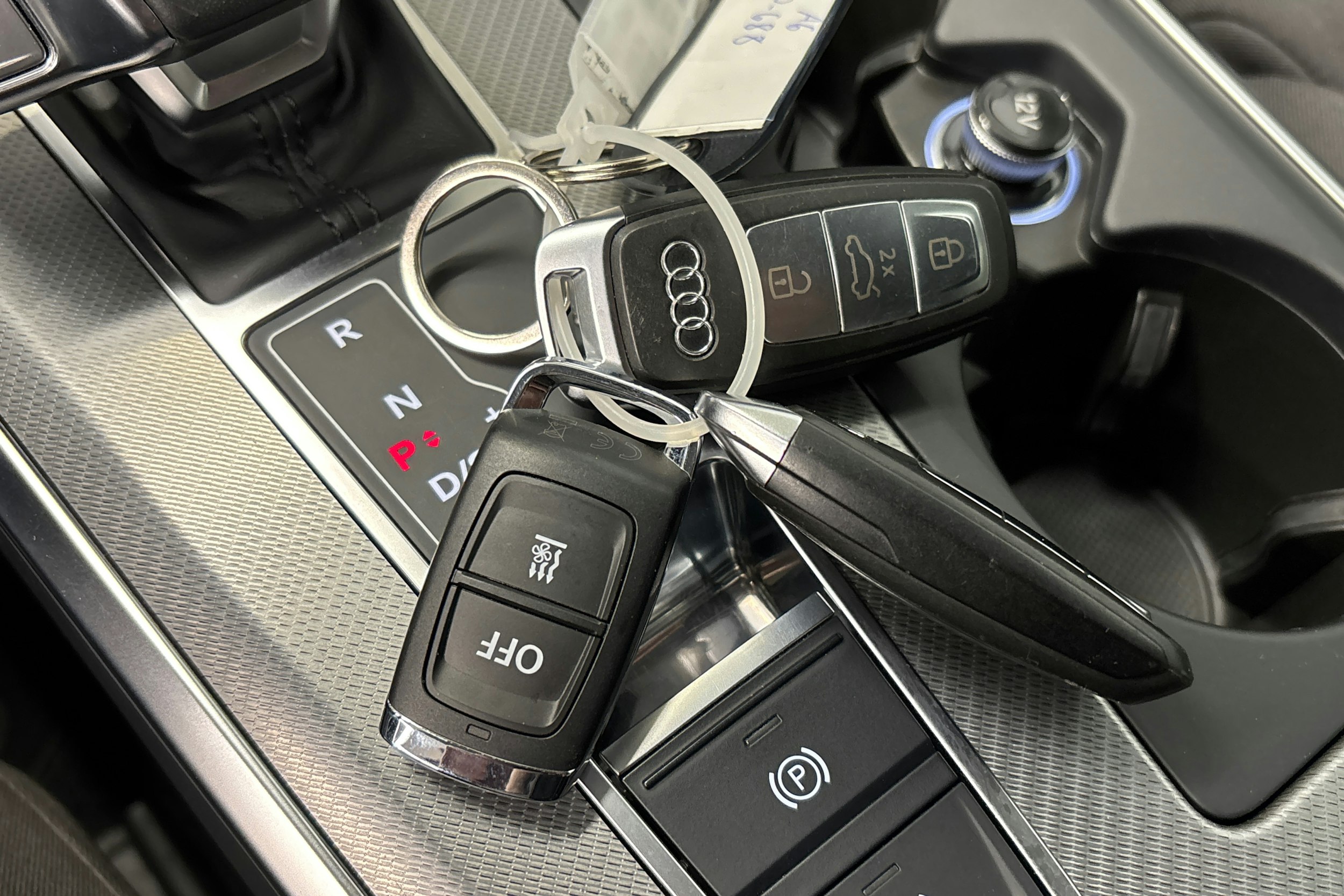 harmaa Audi A6 2020 kuva 27.