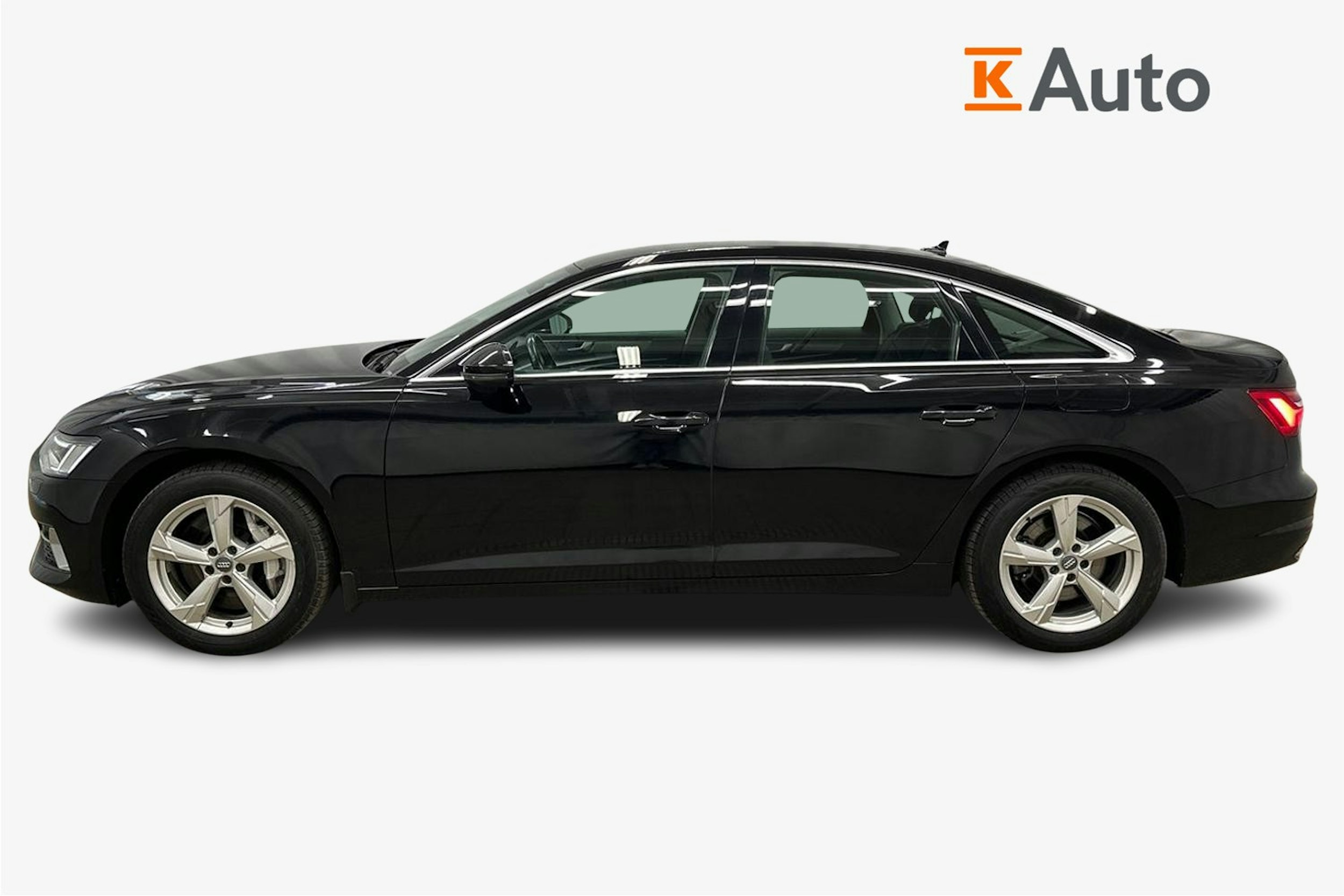musta Audi A6 2020 kuva 6.