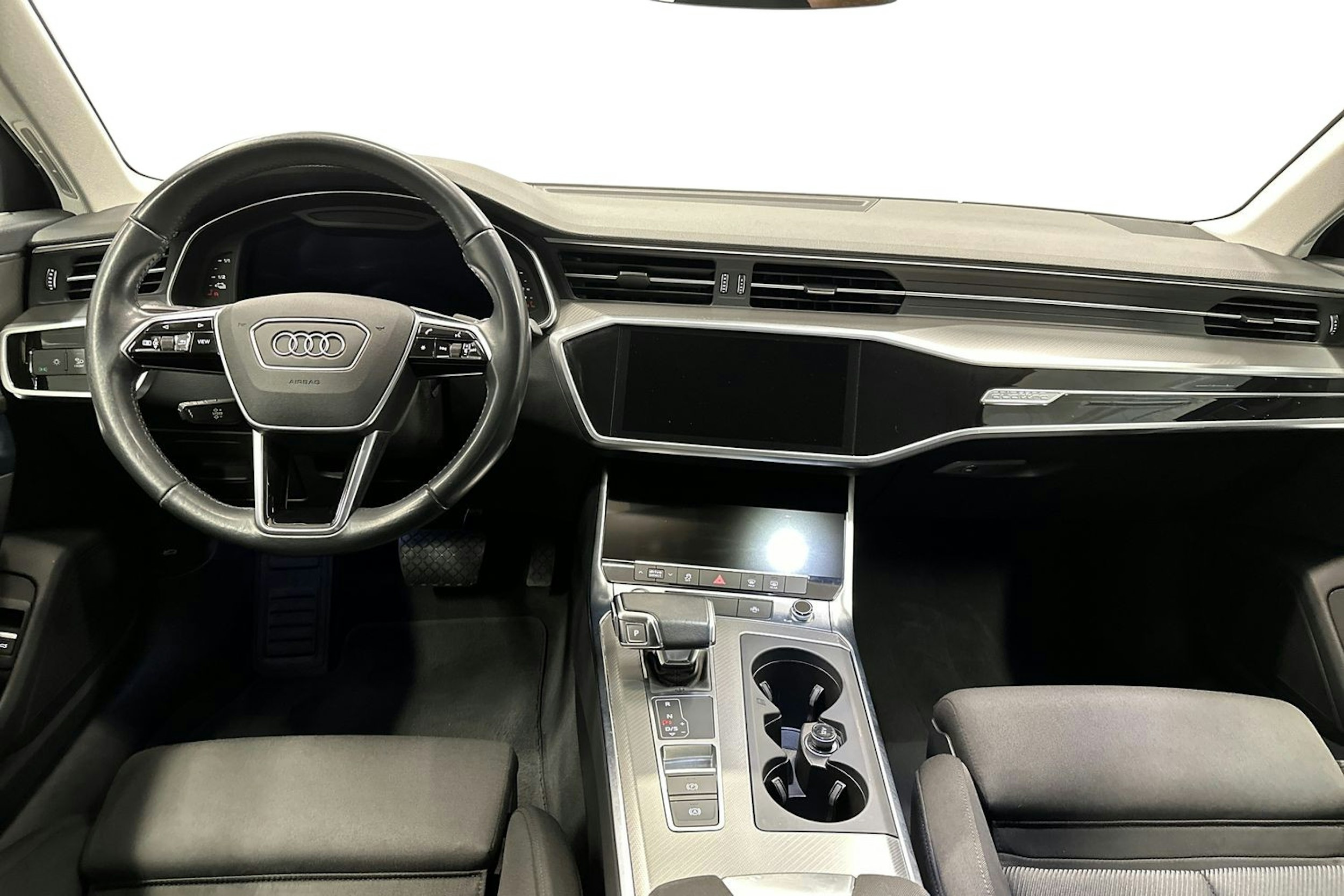 musta Audi A6 2020 kuva 9.