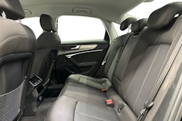 musta Audi A6 2020 kuva 10.