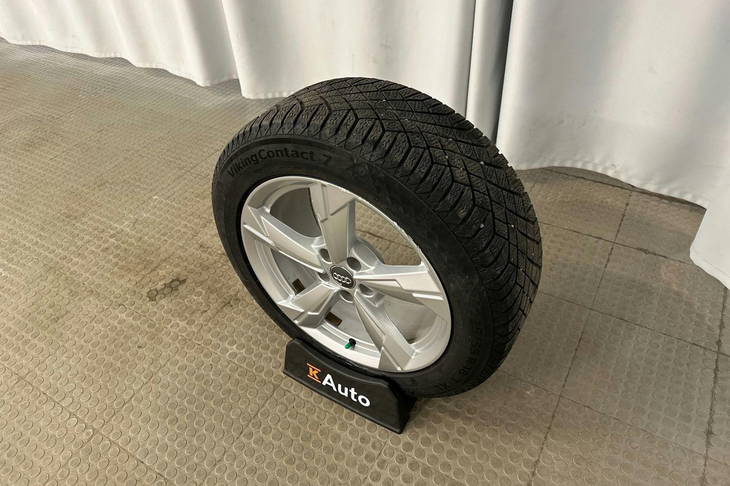 musta Audi A6 2020 kuva 13.