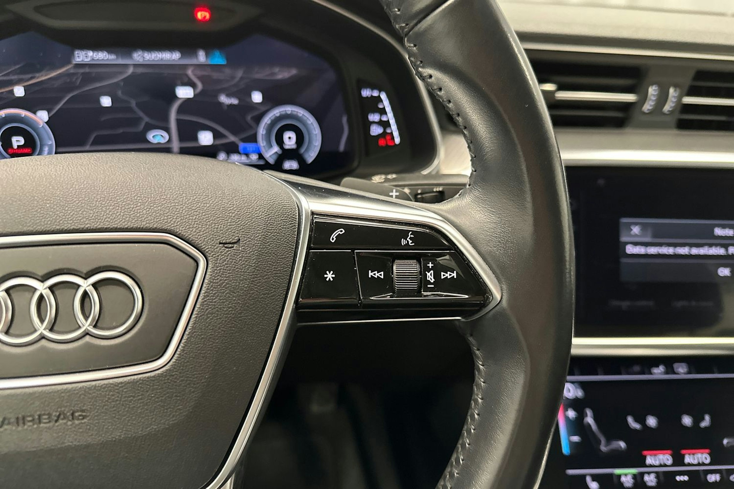 musta Audi A6 2020 kuva 16.