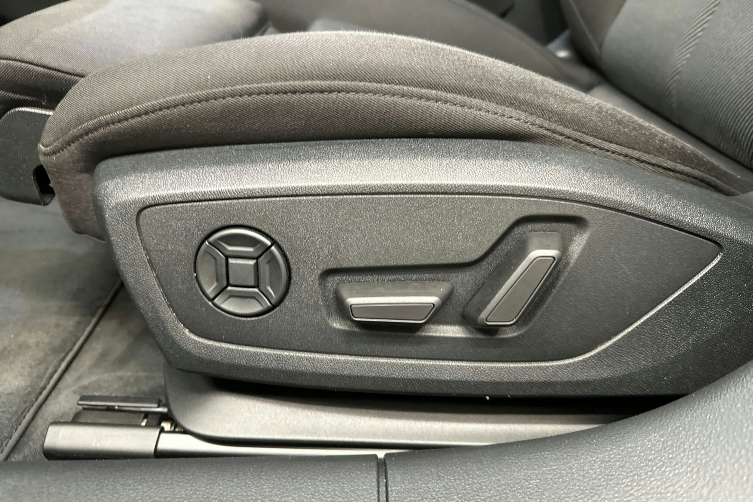 musta Audi A6 2020 kuva 30.