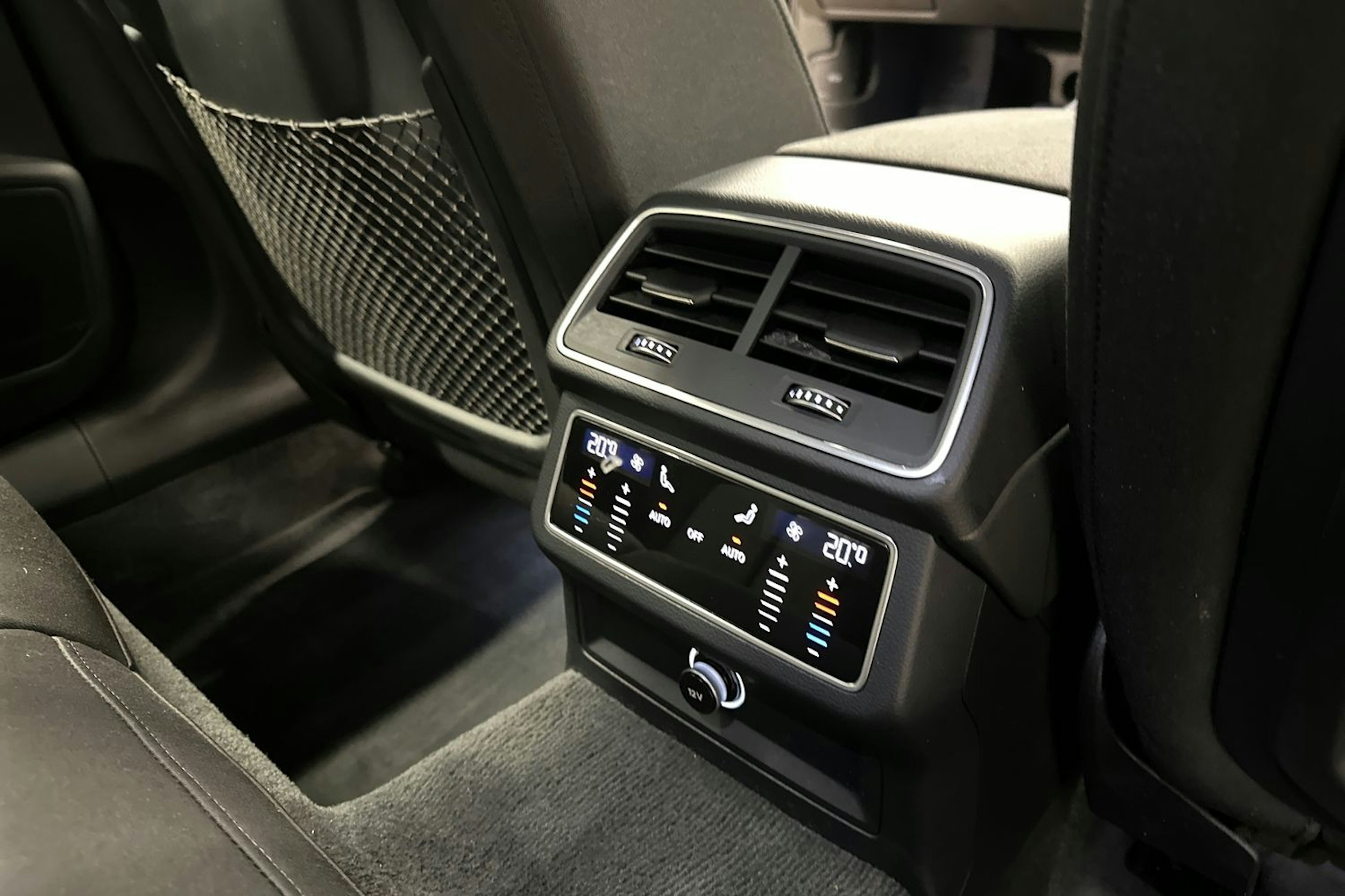 musta Audi A6 2020 kuva 33.
