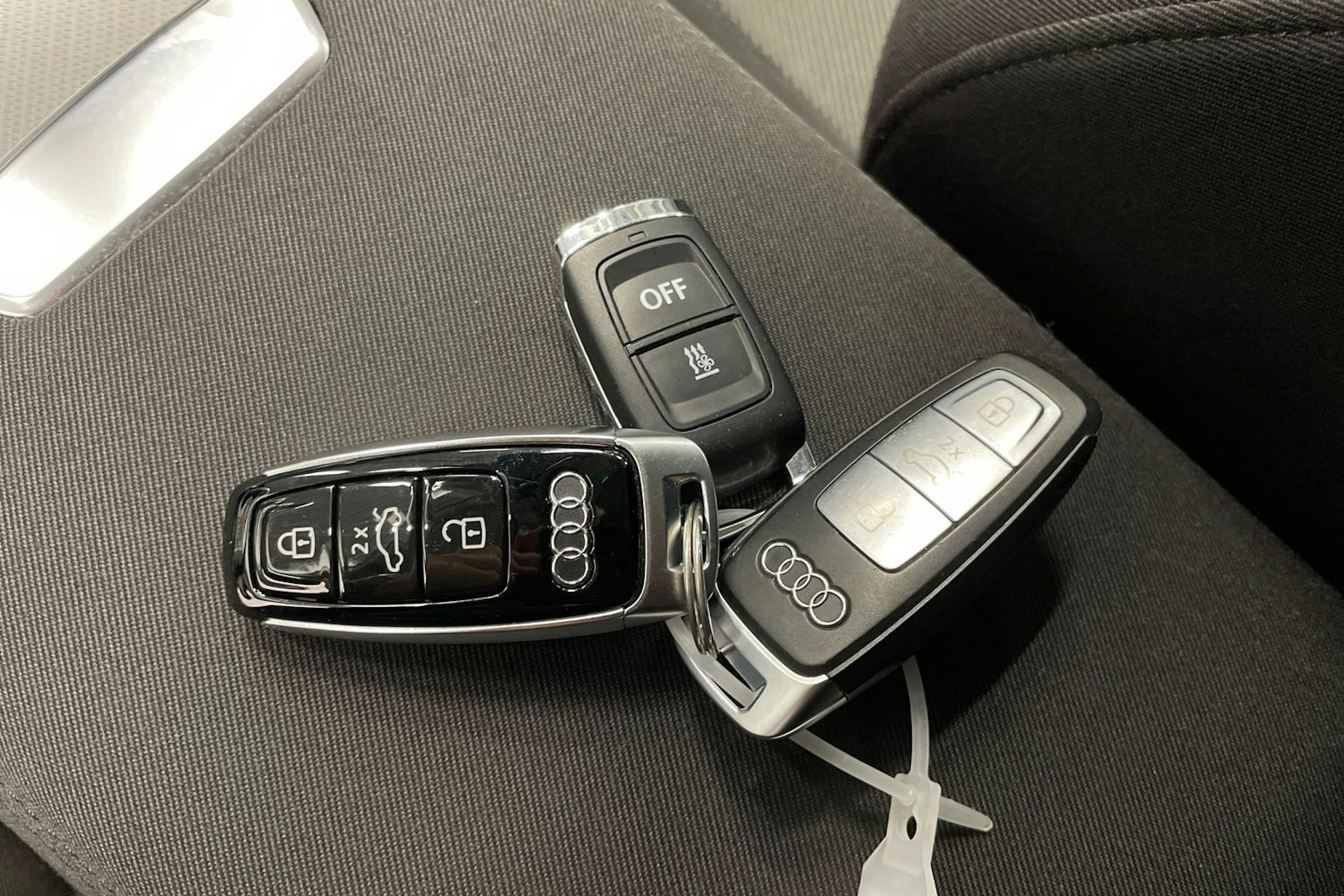 Valkoinen Audi A6 2020 kuva 23.