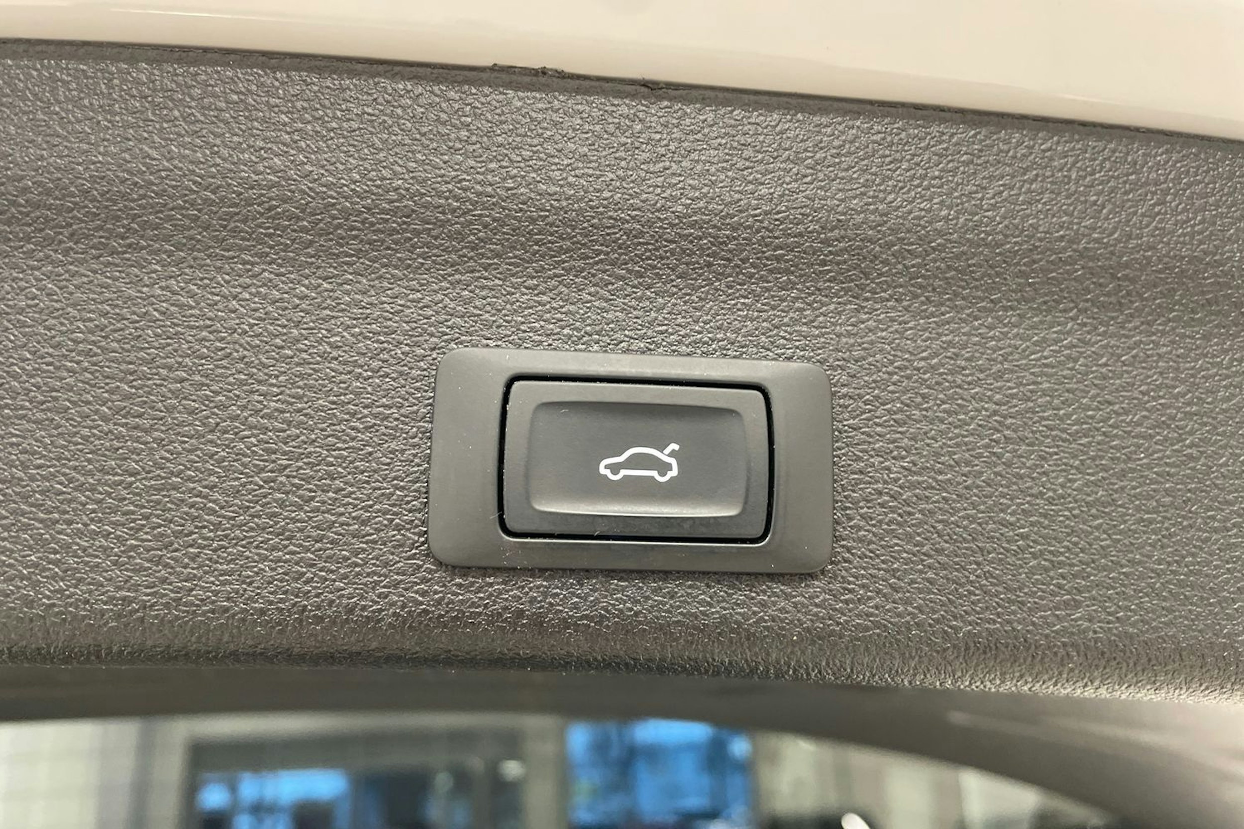 Valkoinen Audi A6 2020 kuva 29.