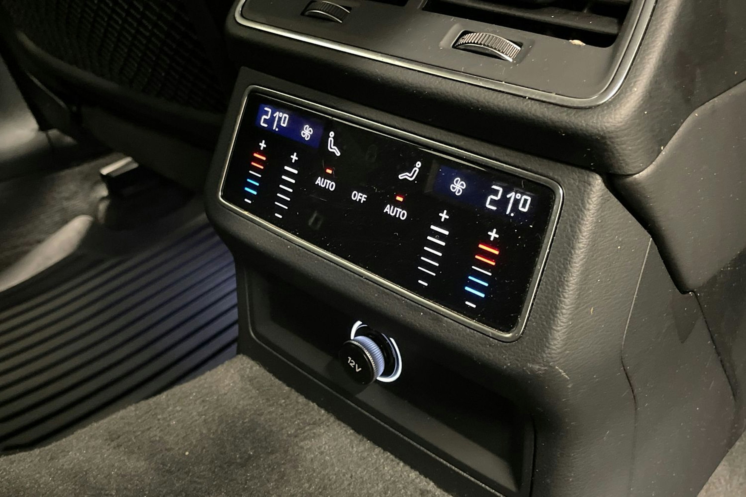 Valkoinen Audi A6 2020 kuva 33.