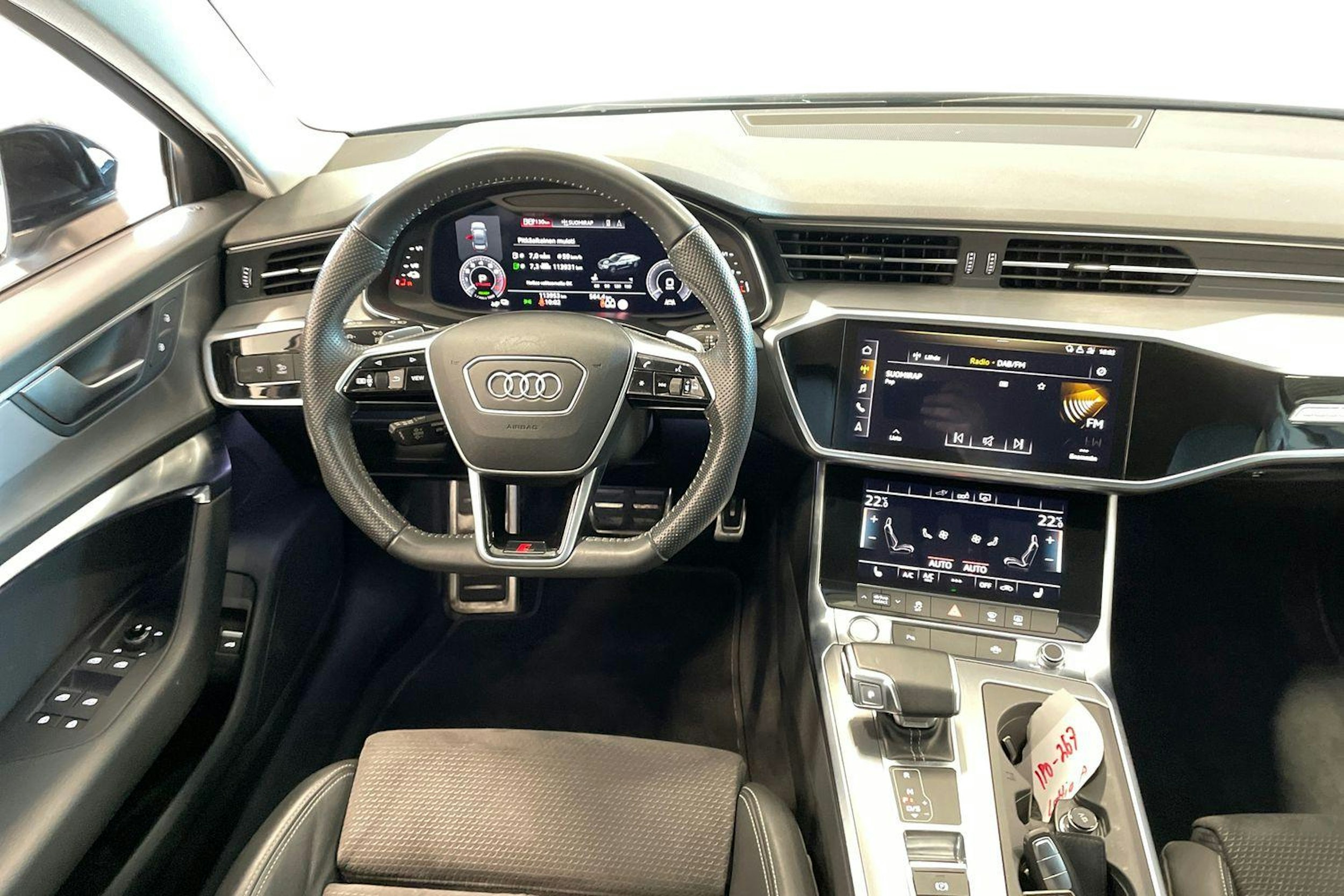 valkoinen Audi A6 2020 kuva 9.