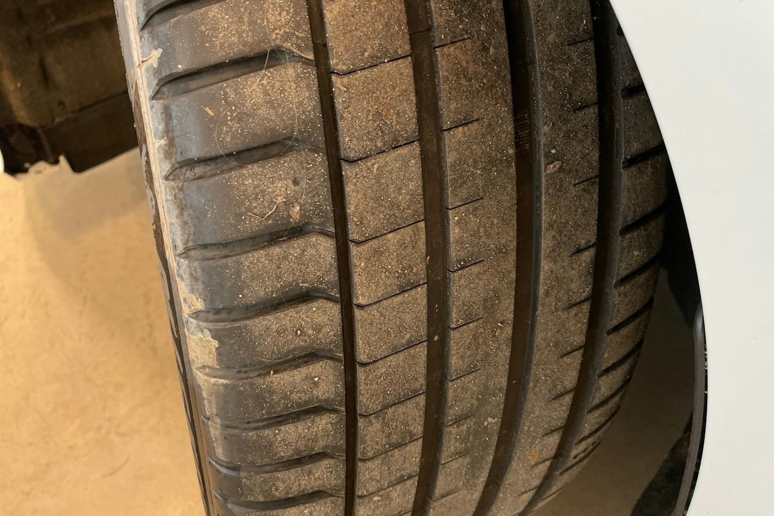 valkoinen Audi A6 2020 kuva 13.
