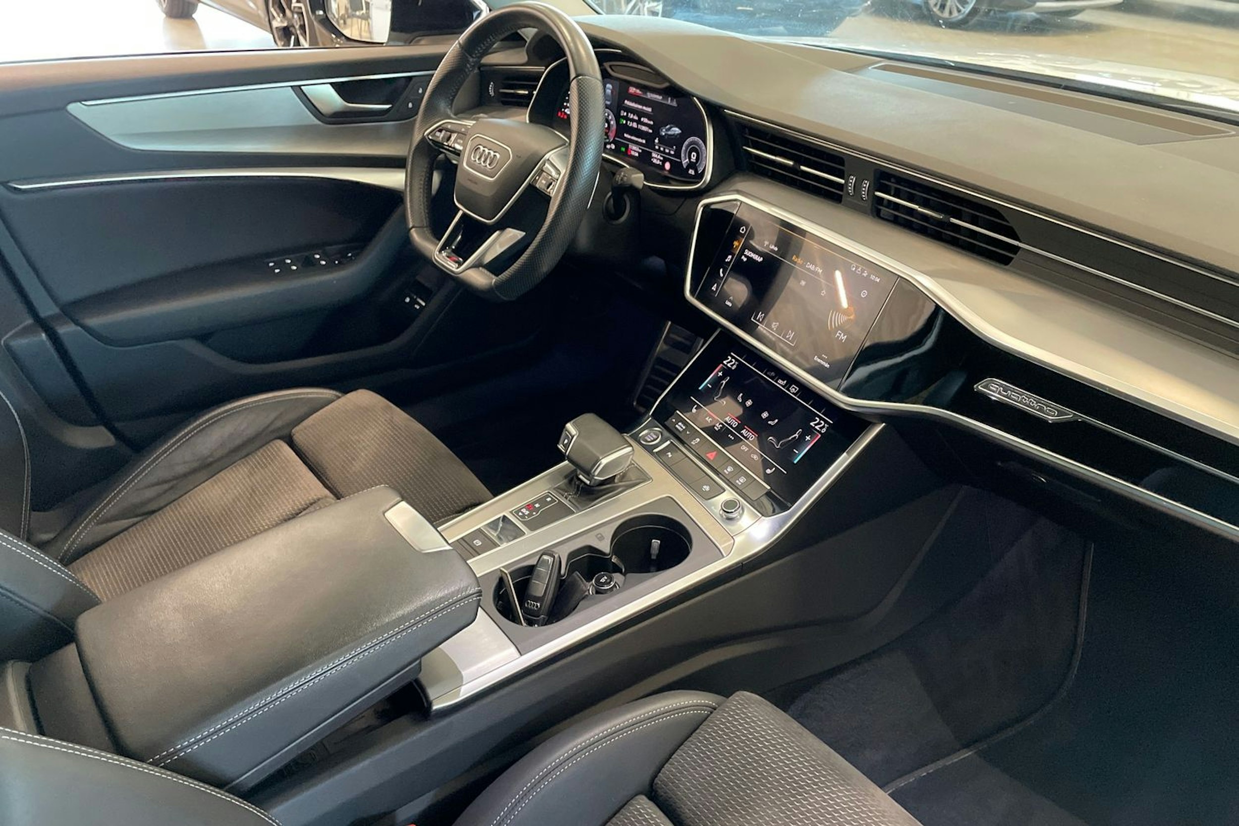valkoinen Audi A6 2020 kuva 15.