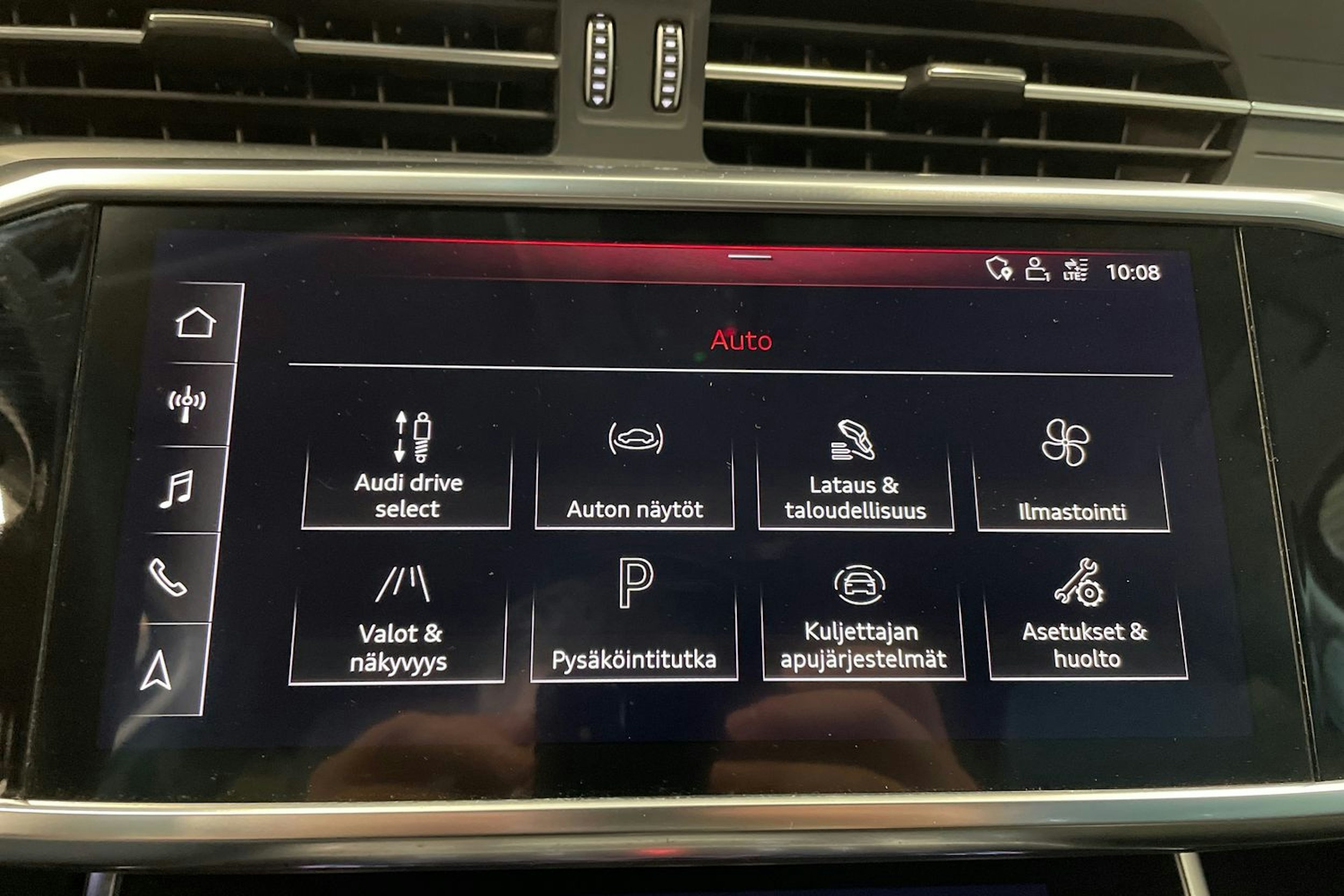 valkoinen Audi A6 2020 kuva 29.