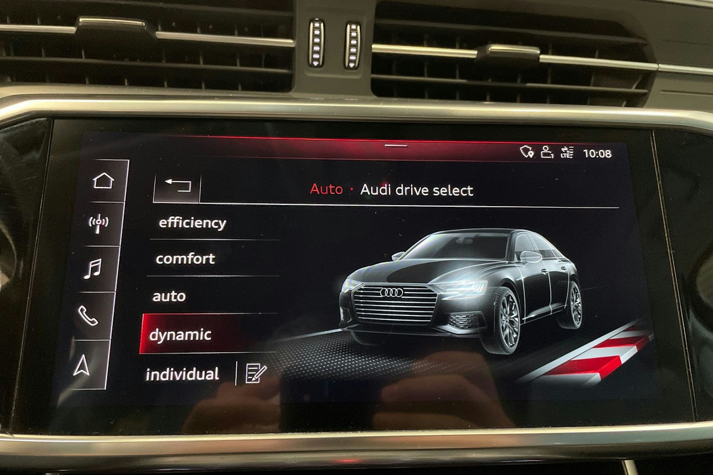 valkoinen Audi A6 2020 kuva 30.