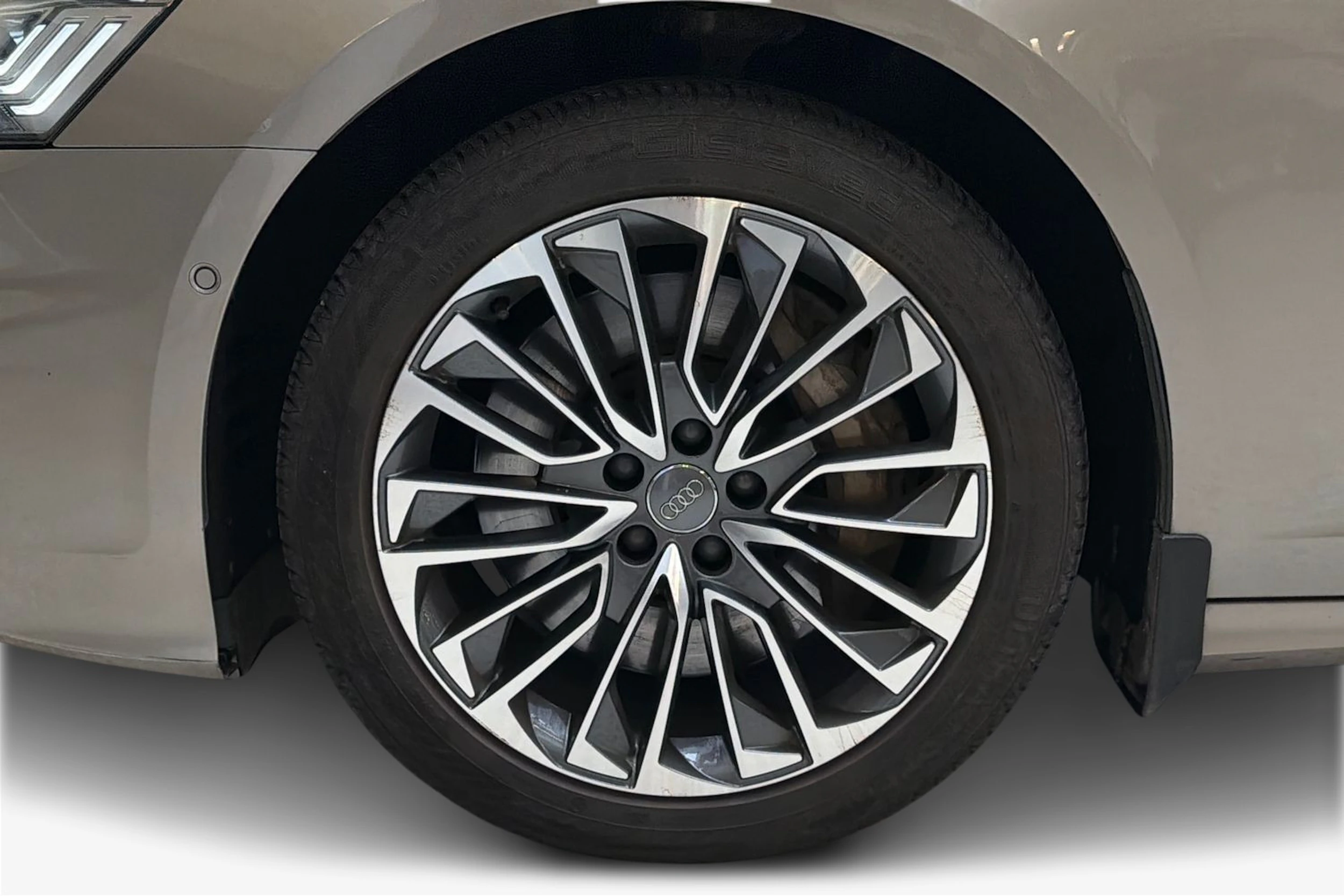 ruskea (beige) Audi A6 2020 kuva 9.