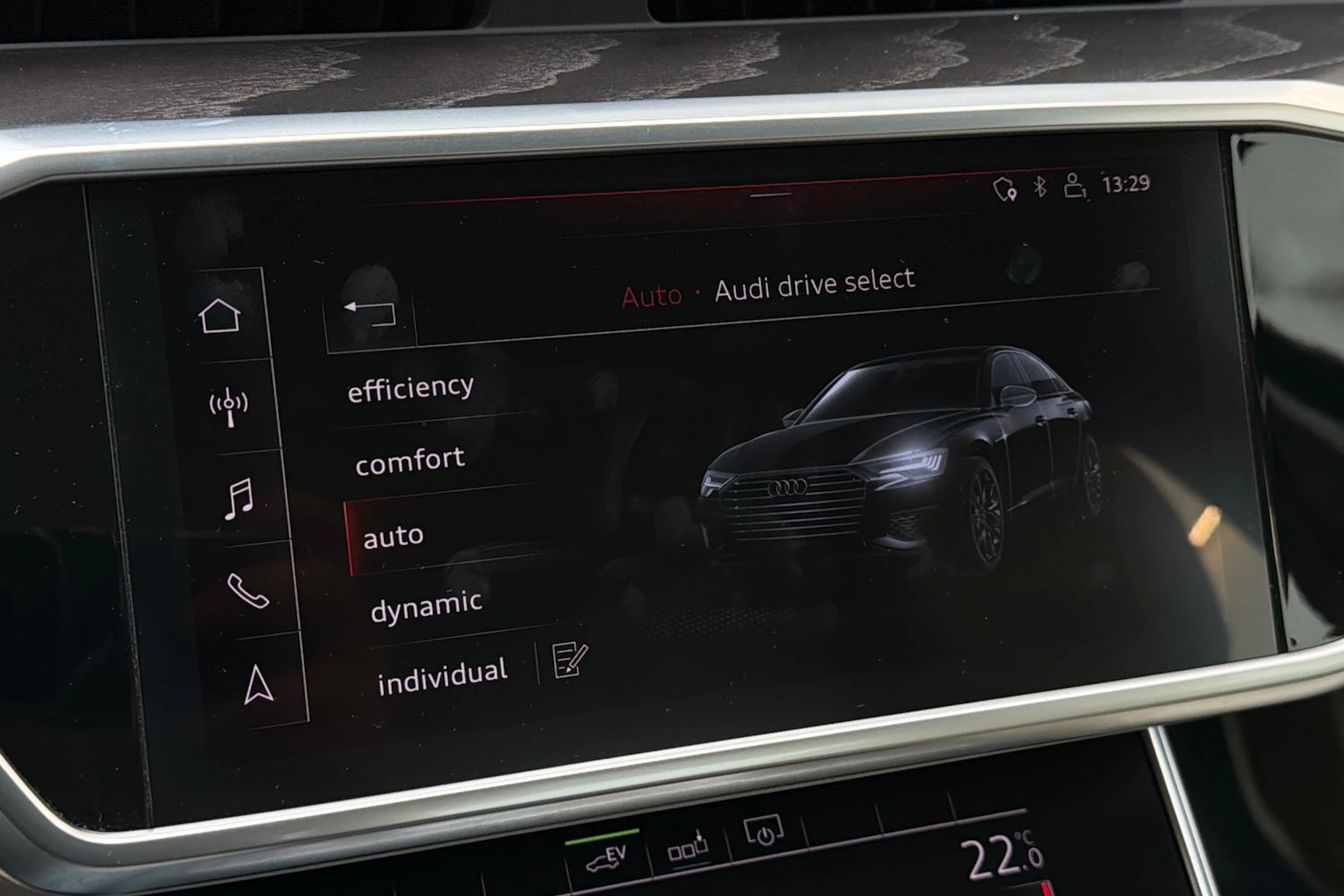 ruskea (beige) Audi A6 2020 kuva 19.