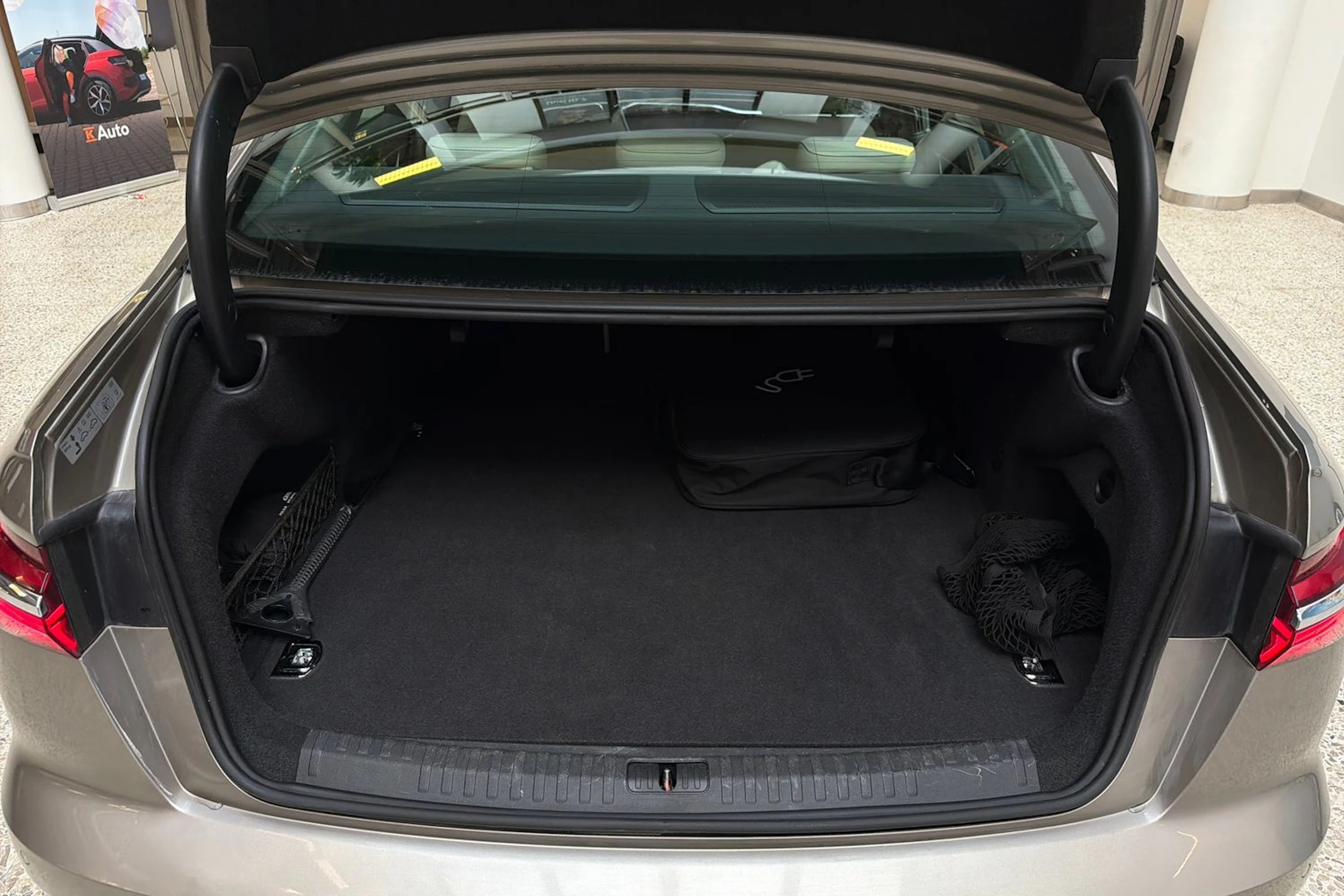ruskea (beige) Audi A6 2020 kuva 30.
