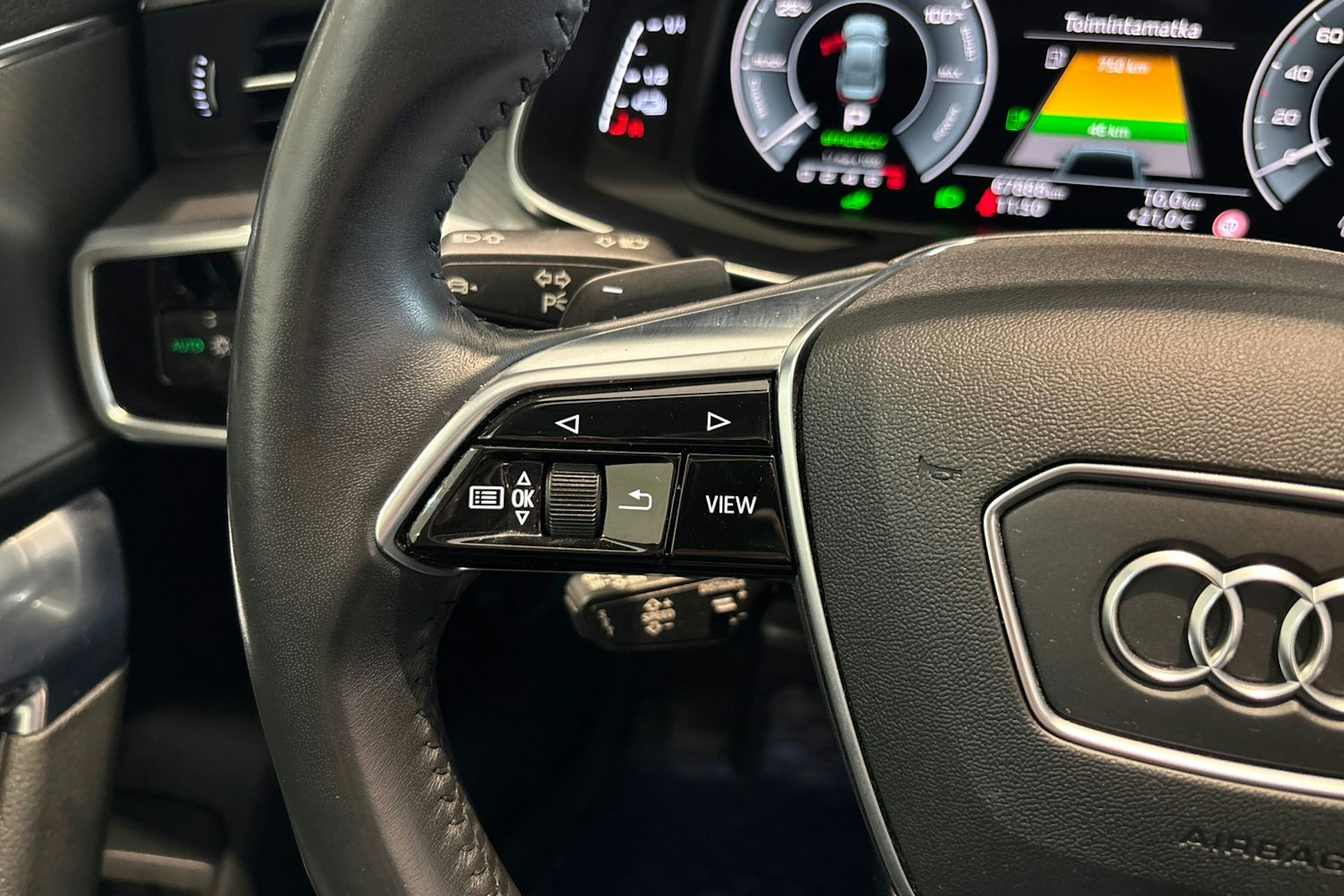 Musta Audi A6 2020 kuva 16.
