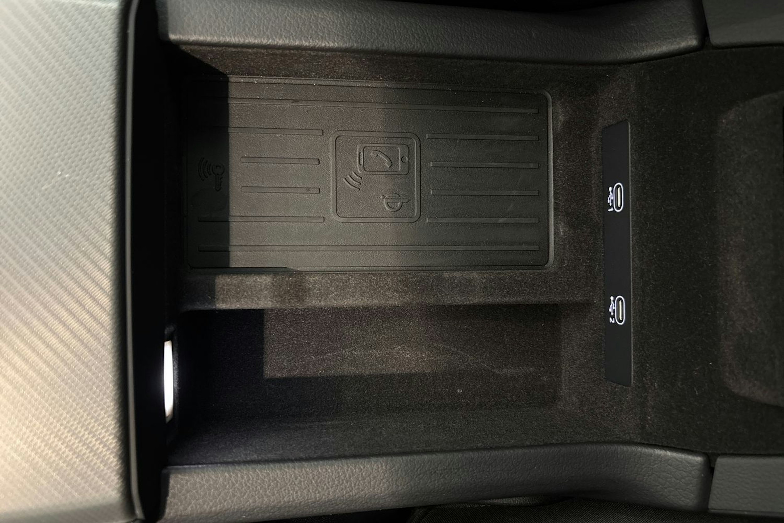 Musta Audi A6 2020 kuva 22.