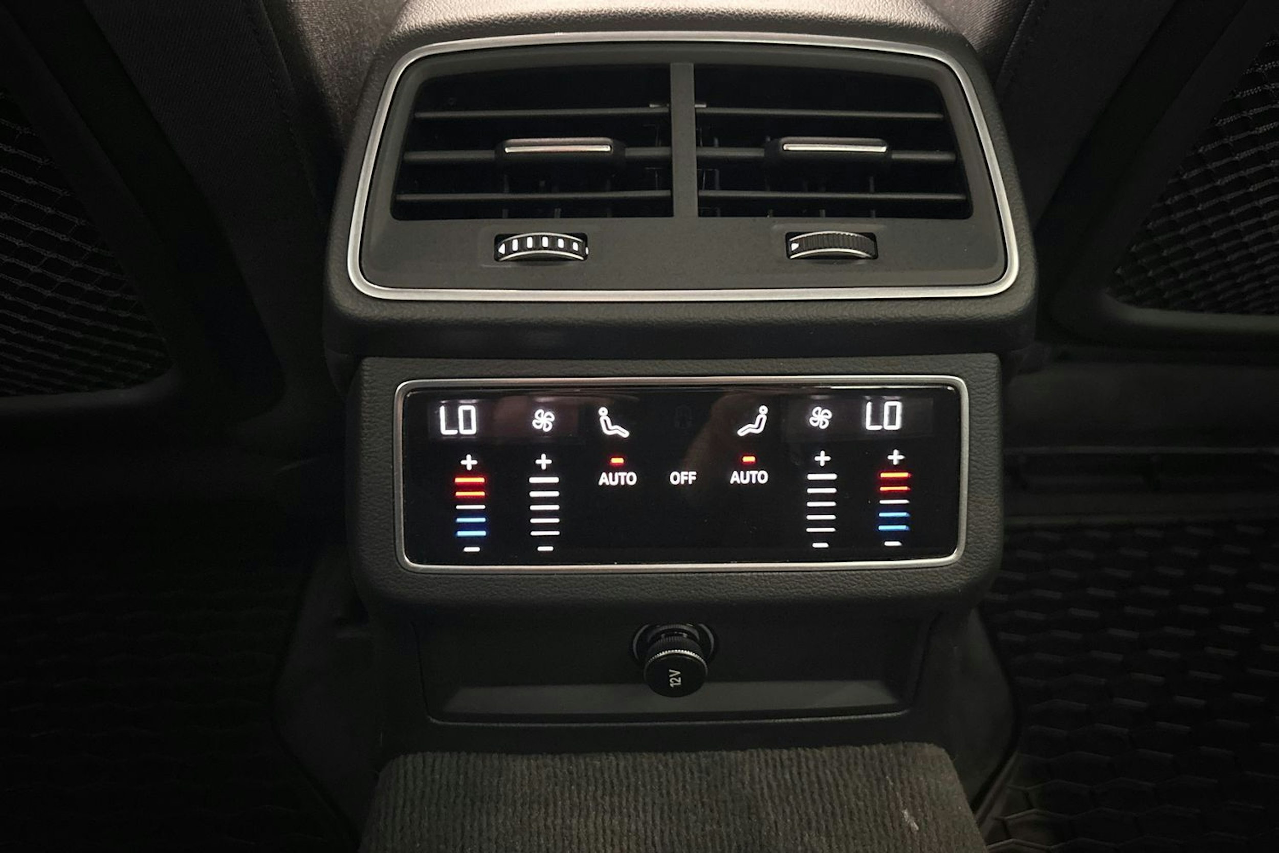 Musta Audi A6 2020 kuva 27.