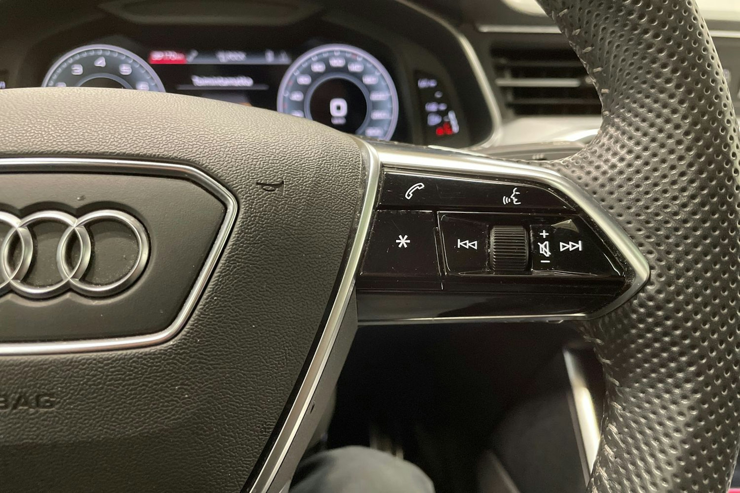 met. harmaa Audi A6 2020 kuva 28.