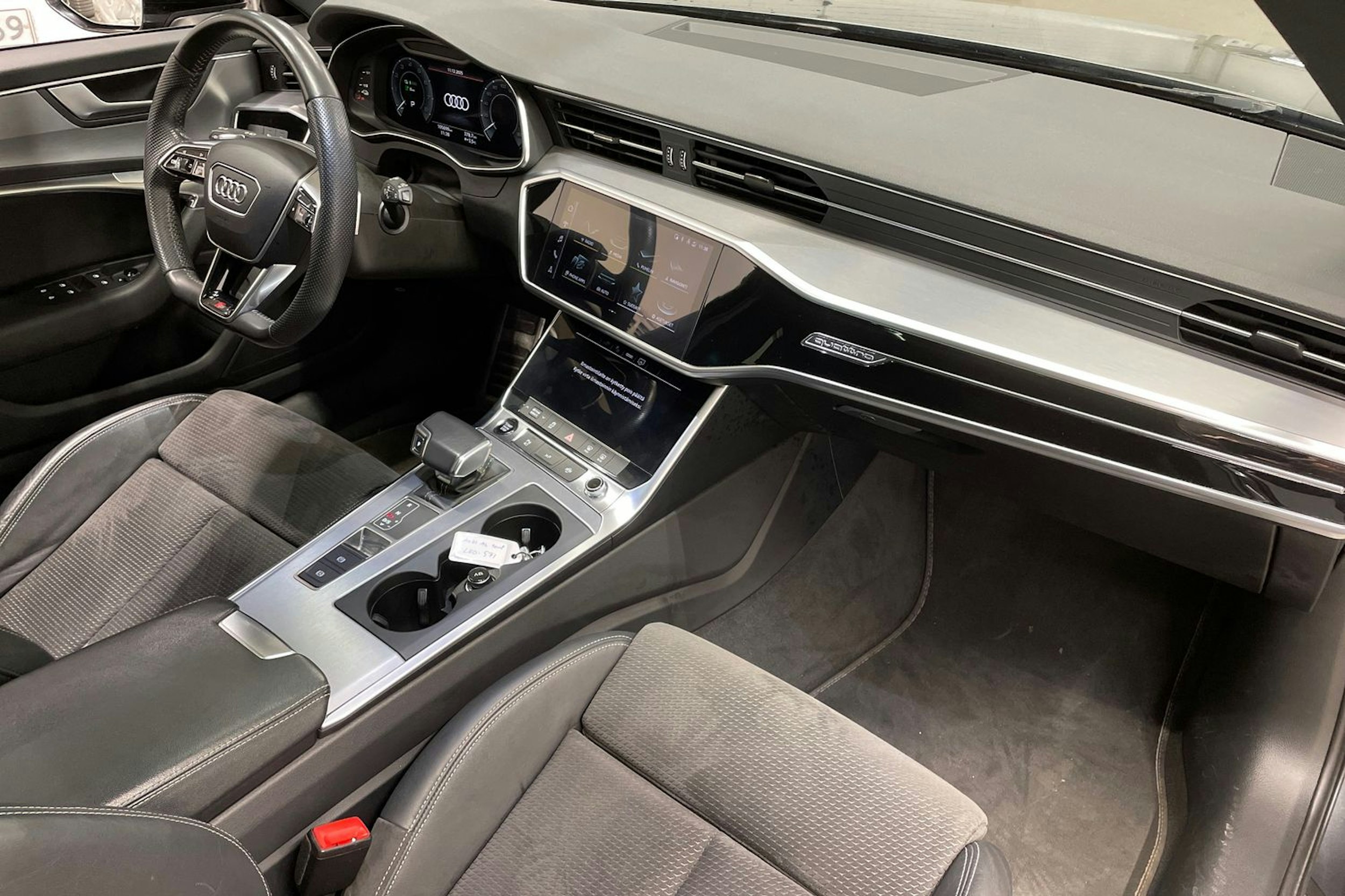 met. harmaa Audi A6 2020 kuva 35.