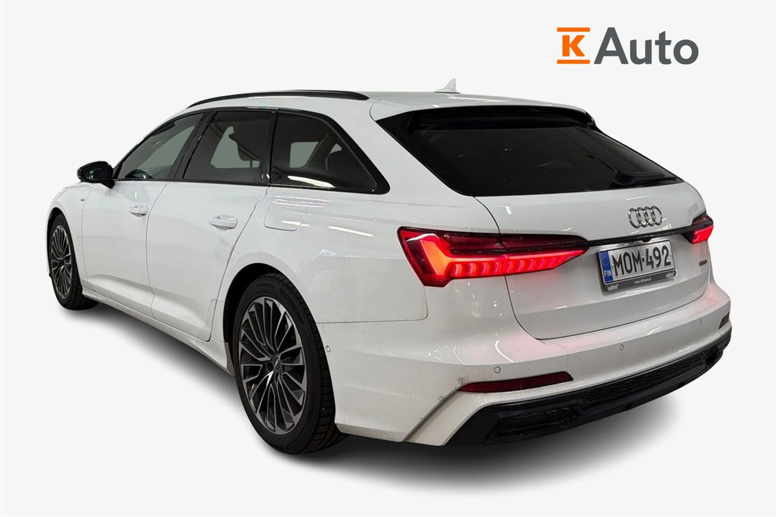 valkoinen Audi A6 2020 kuva 2.