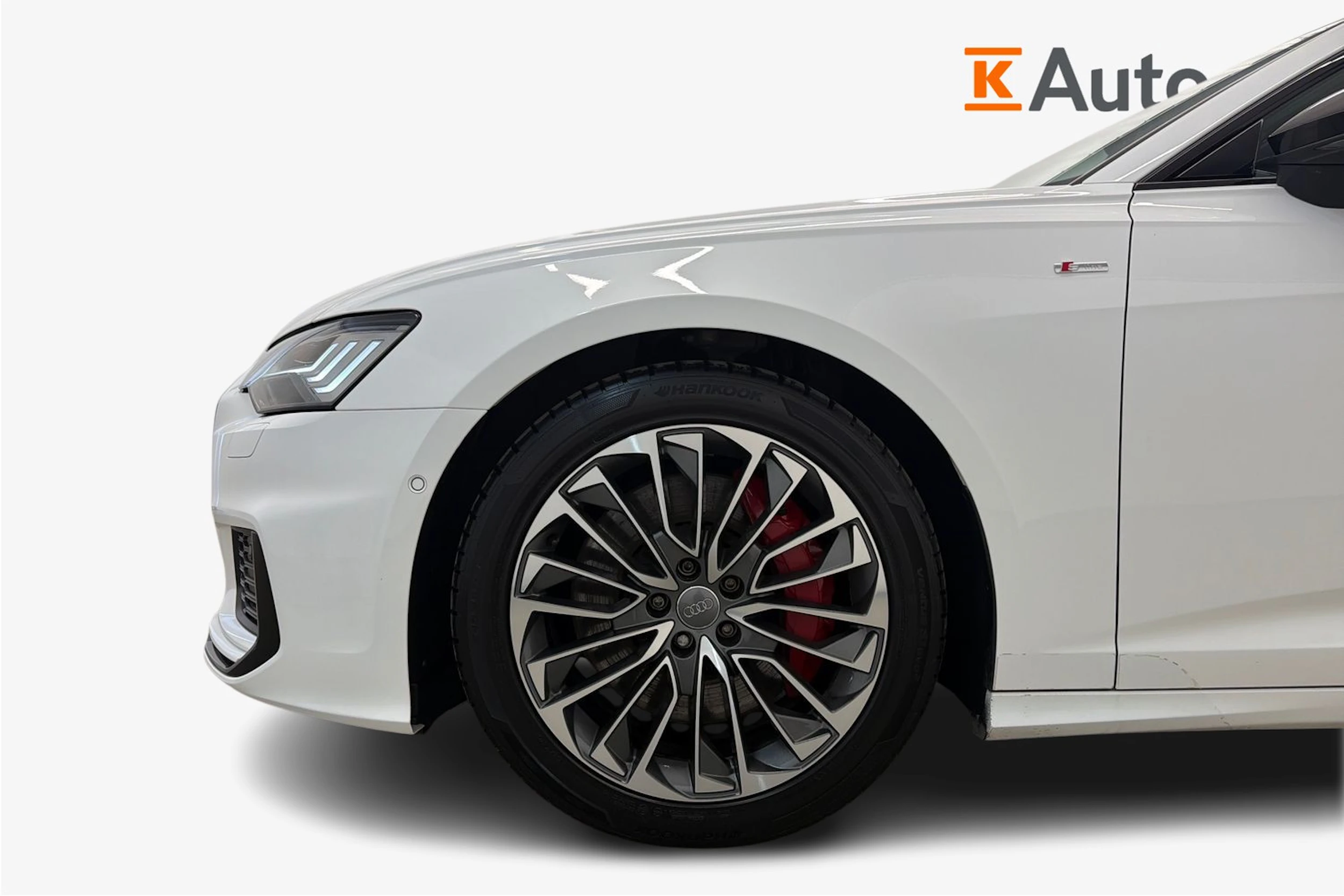 valkoinen Audi A6 2020 kuva 9.