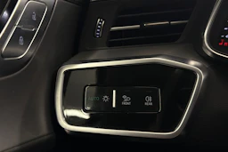 valkoinen Audi A6 2020 kuva 17.