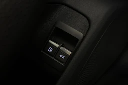 valkoinen Audi A6 2020 kuva 18.