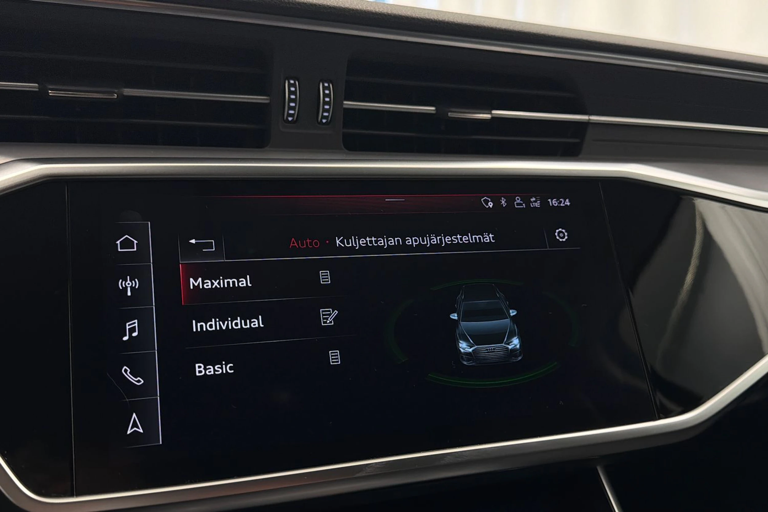valkoinen Audi A6 2020 kuva 26.