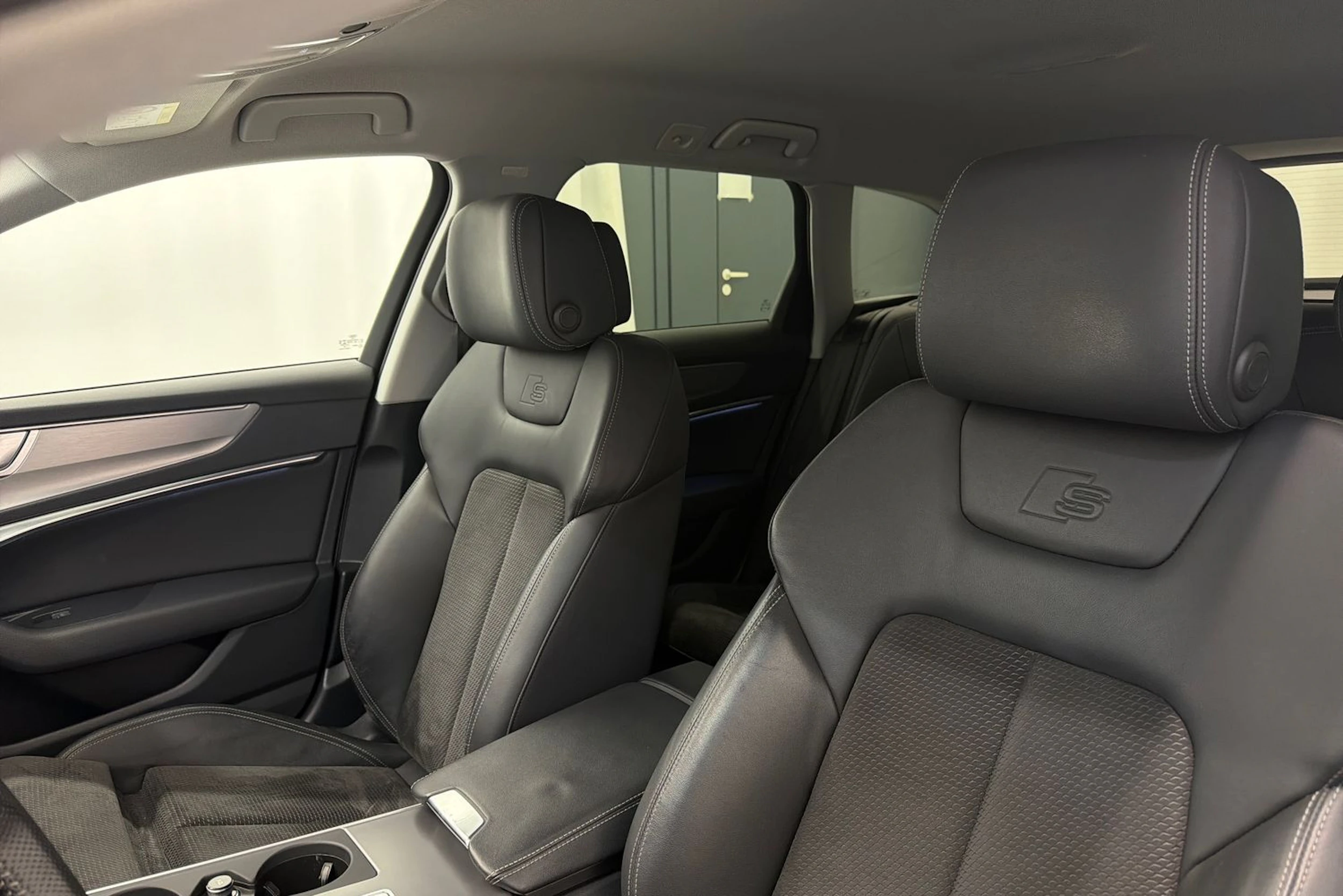 valkoinen Audi A6 2020 kuva 31.