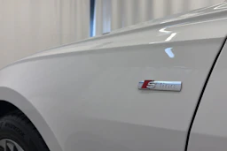 valkoinen Audi A6 2020 kuva 32.