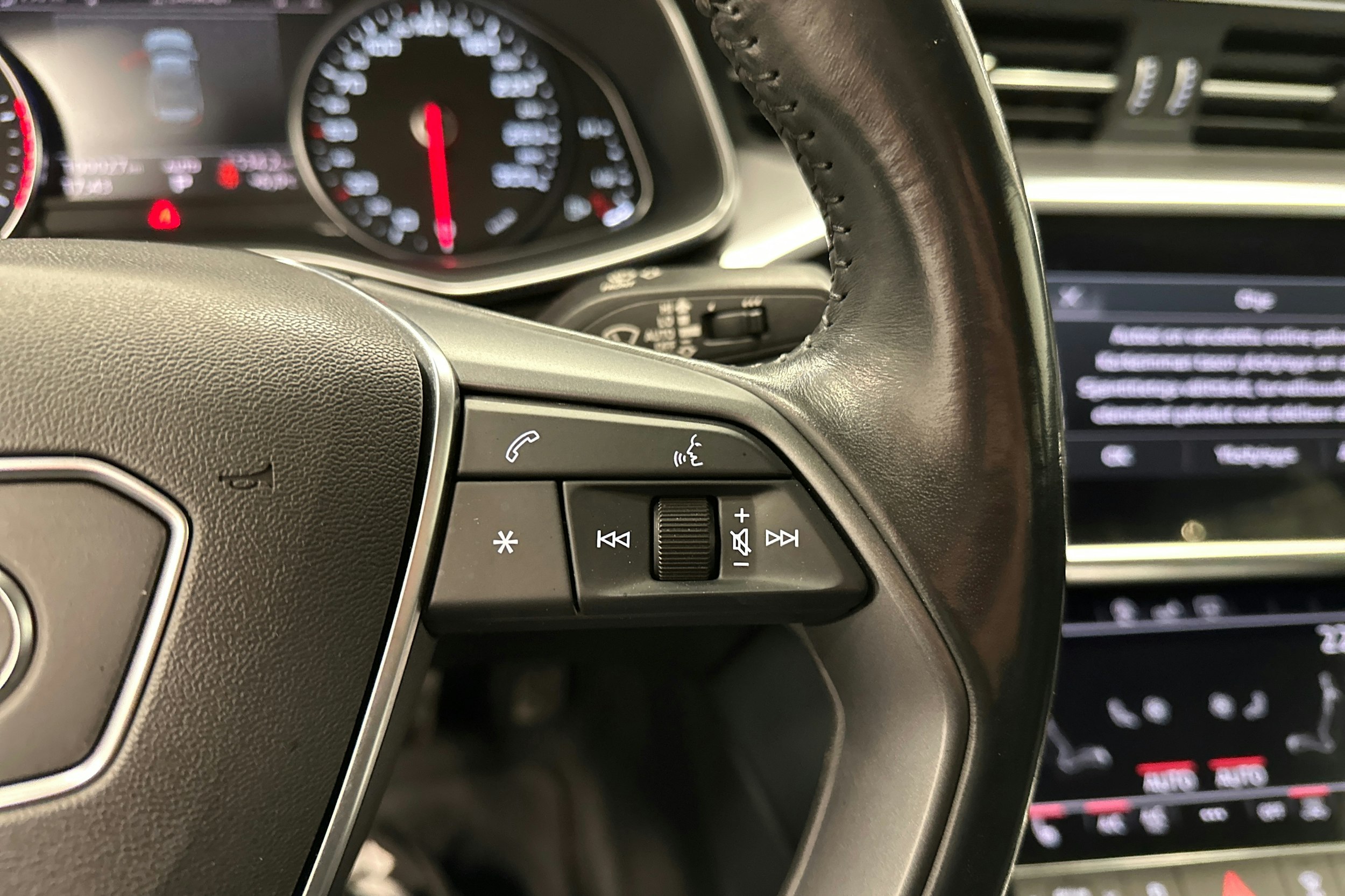 musta Audi A6 2020 kuva 15.