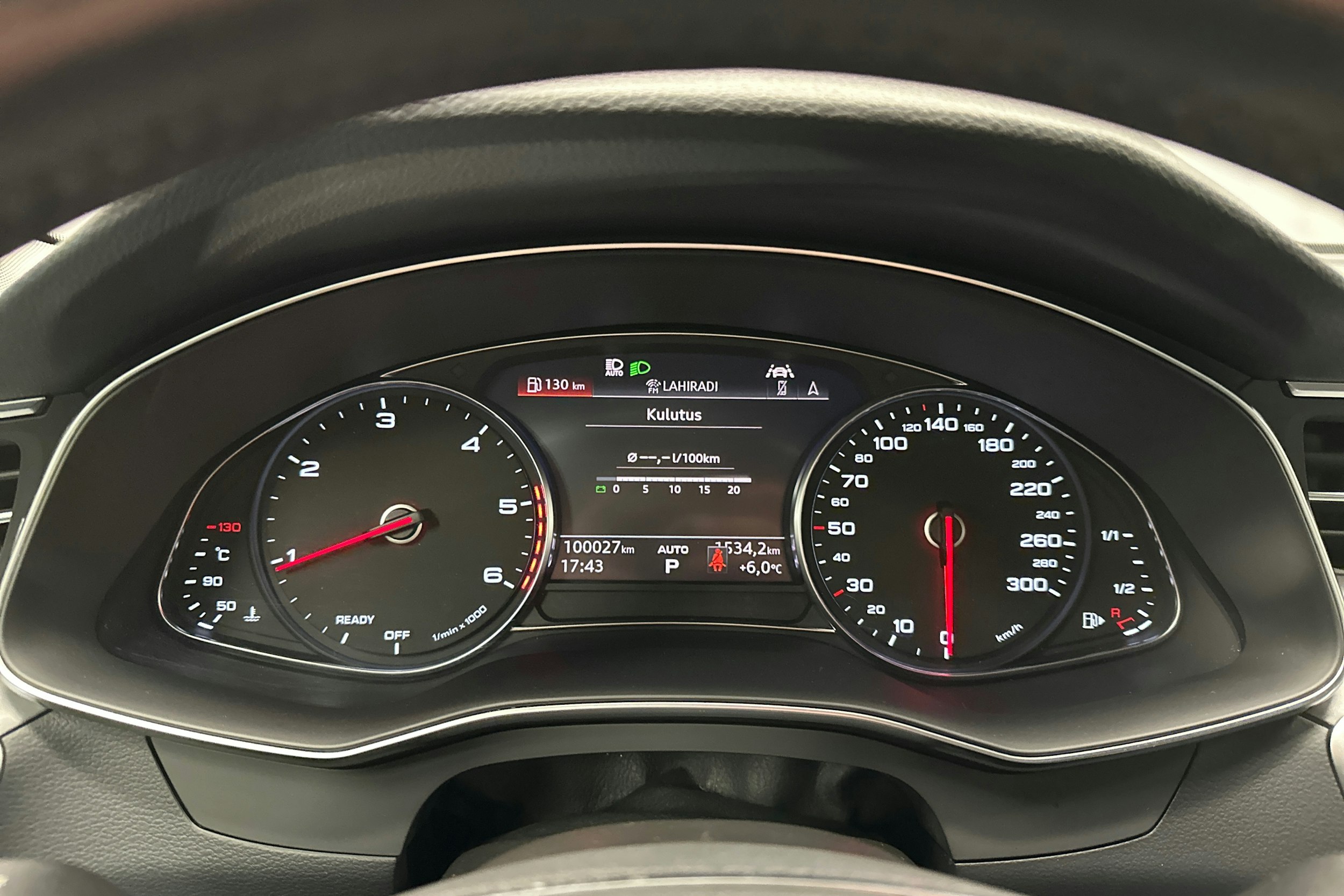 musta Audi A6 2020 kuva 16.