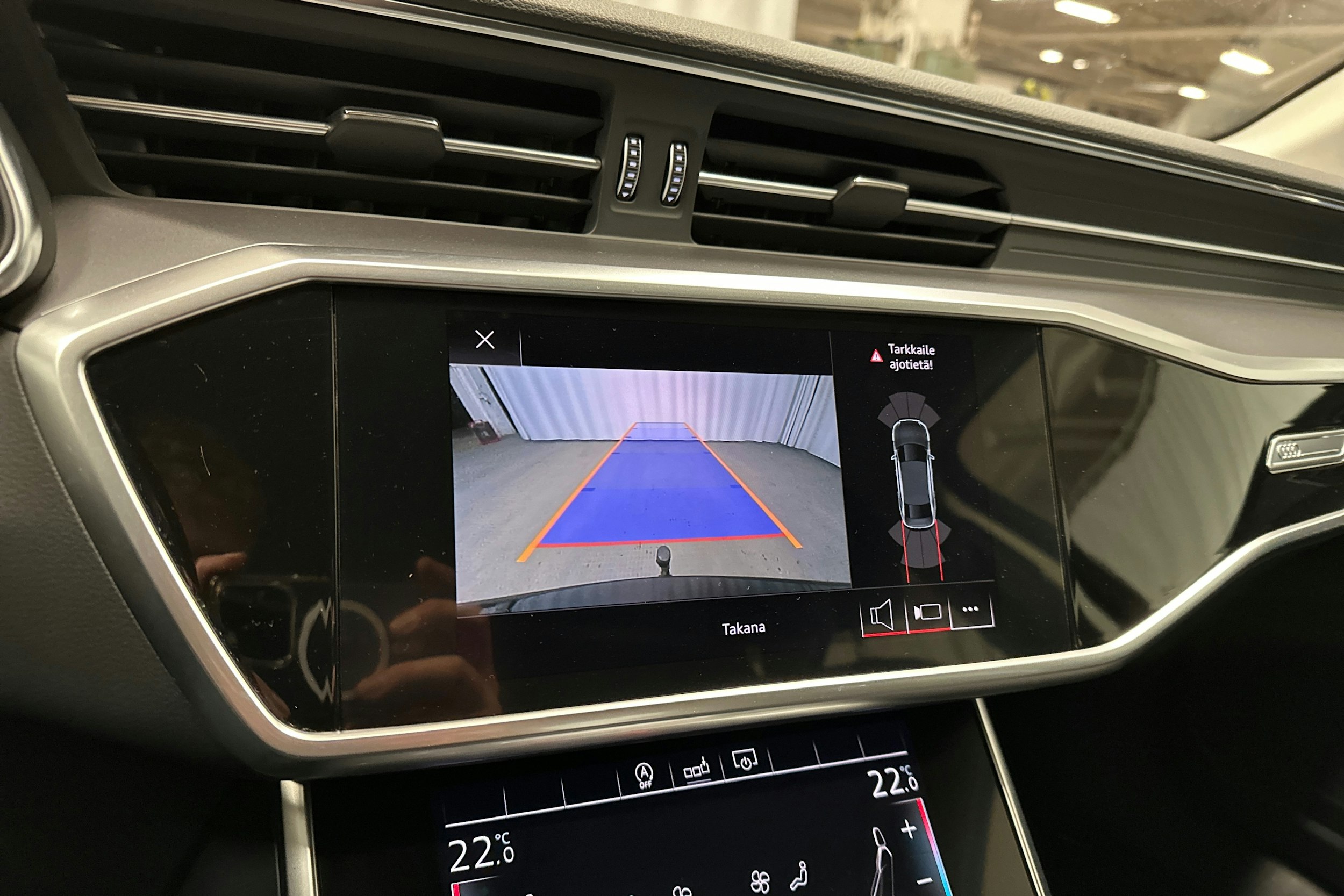 musta Audi A6 2020 kuva 18.