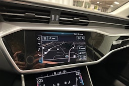 musta Audi A6 2020 kuva 19.