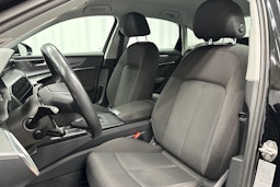 musta Audi A6 2020 kuva 23.