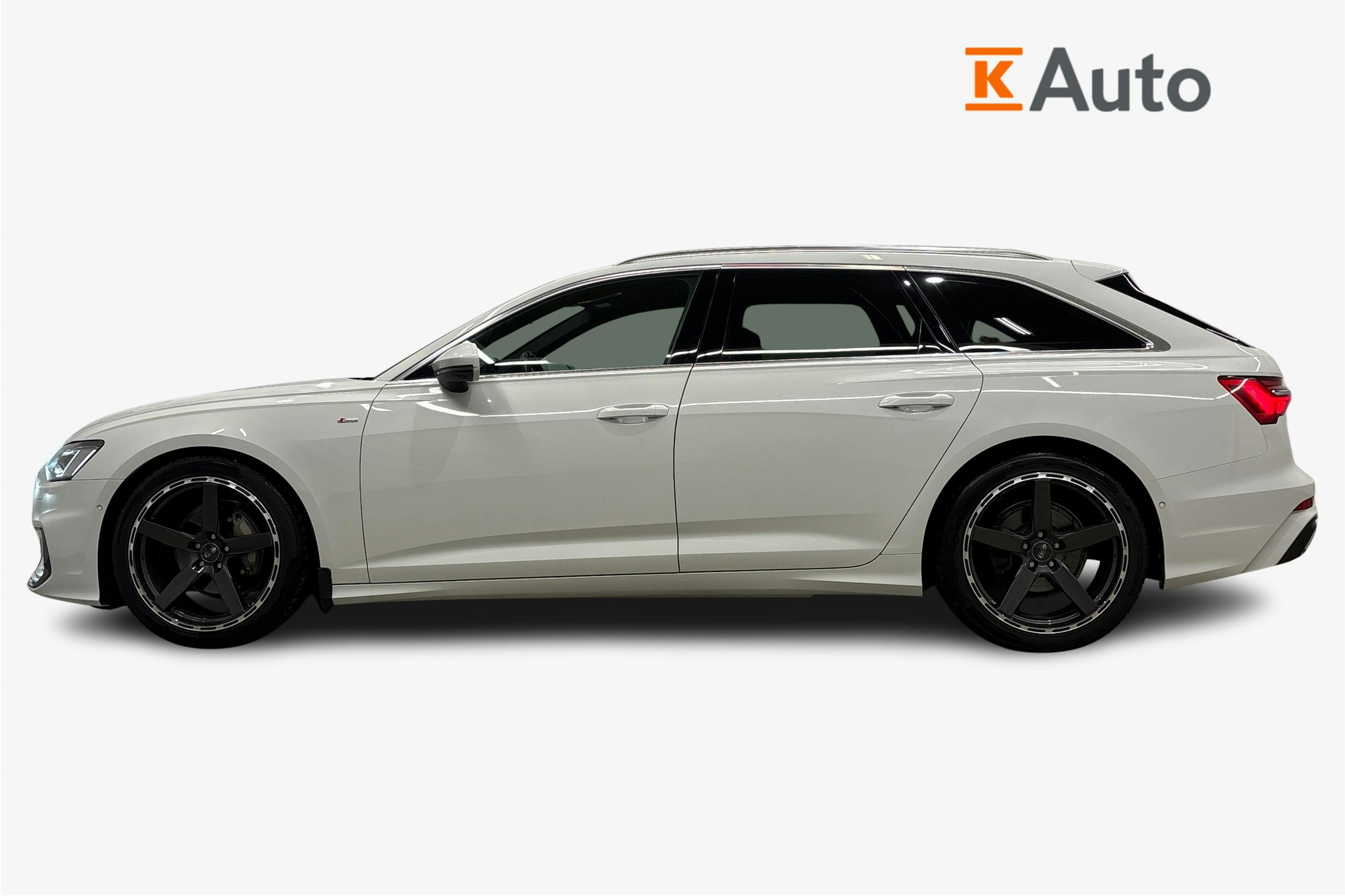 valkoinen Audi A6 2020 kuva 6.