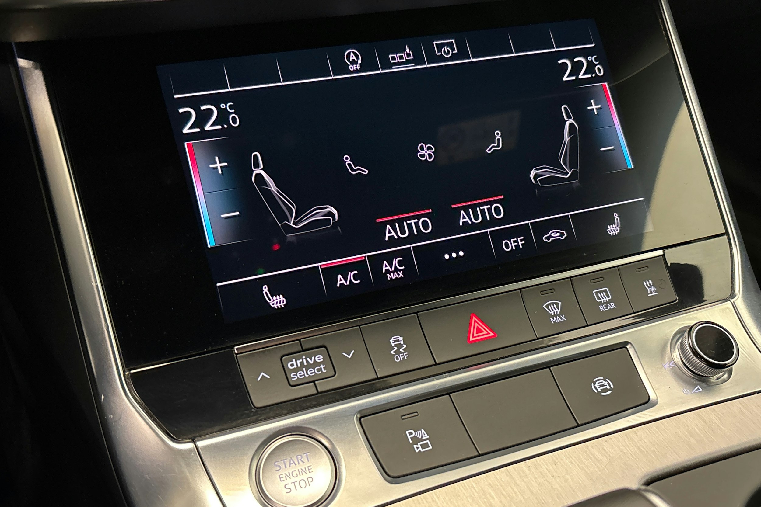 valkoinen Audi A6 2020 kuva 27.