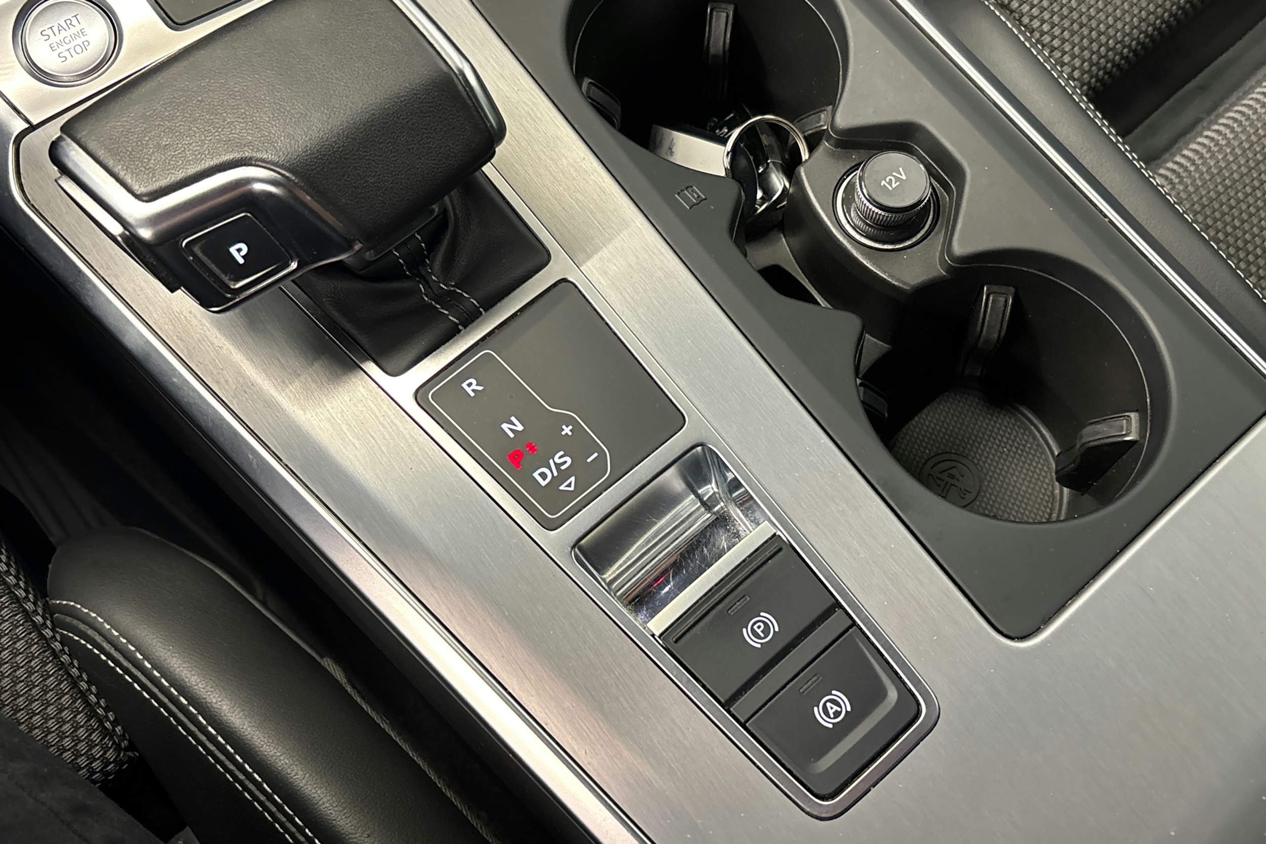 valkoinen Audi A6 2020 kuva 28.