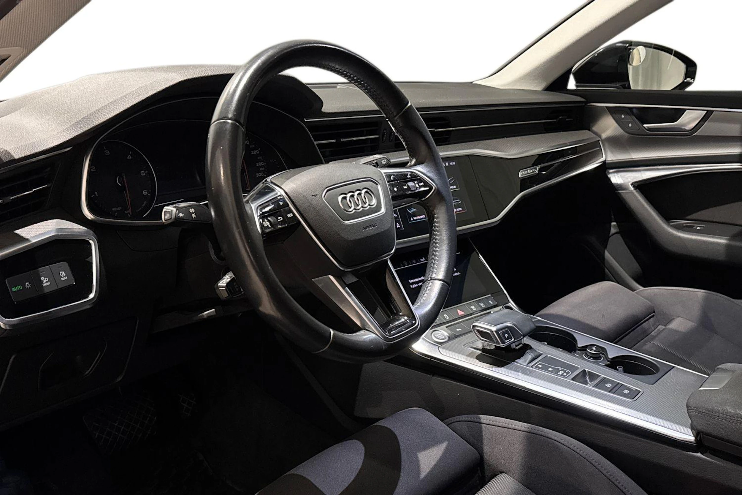 musta Audi A6 2020 kuva 6.